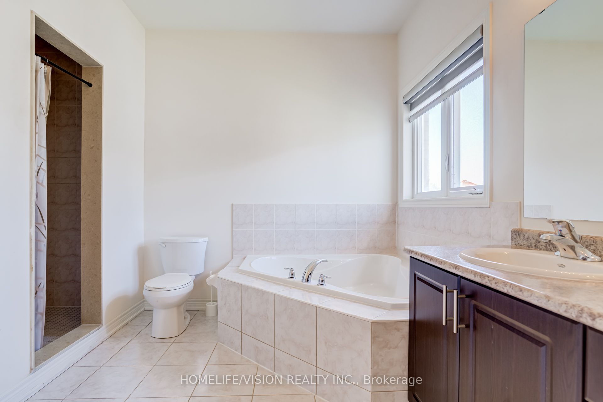383 Royal West Drive Property Photo 28