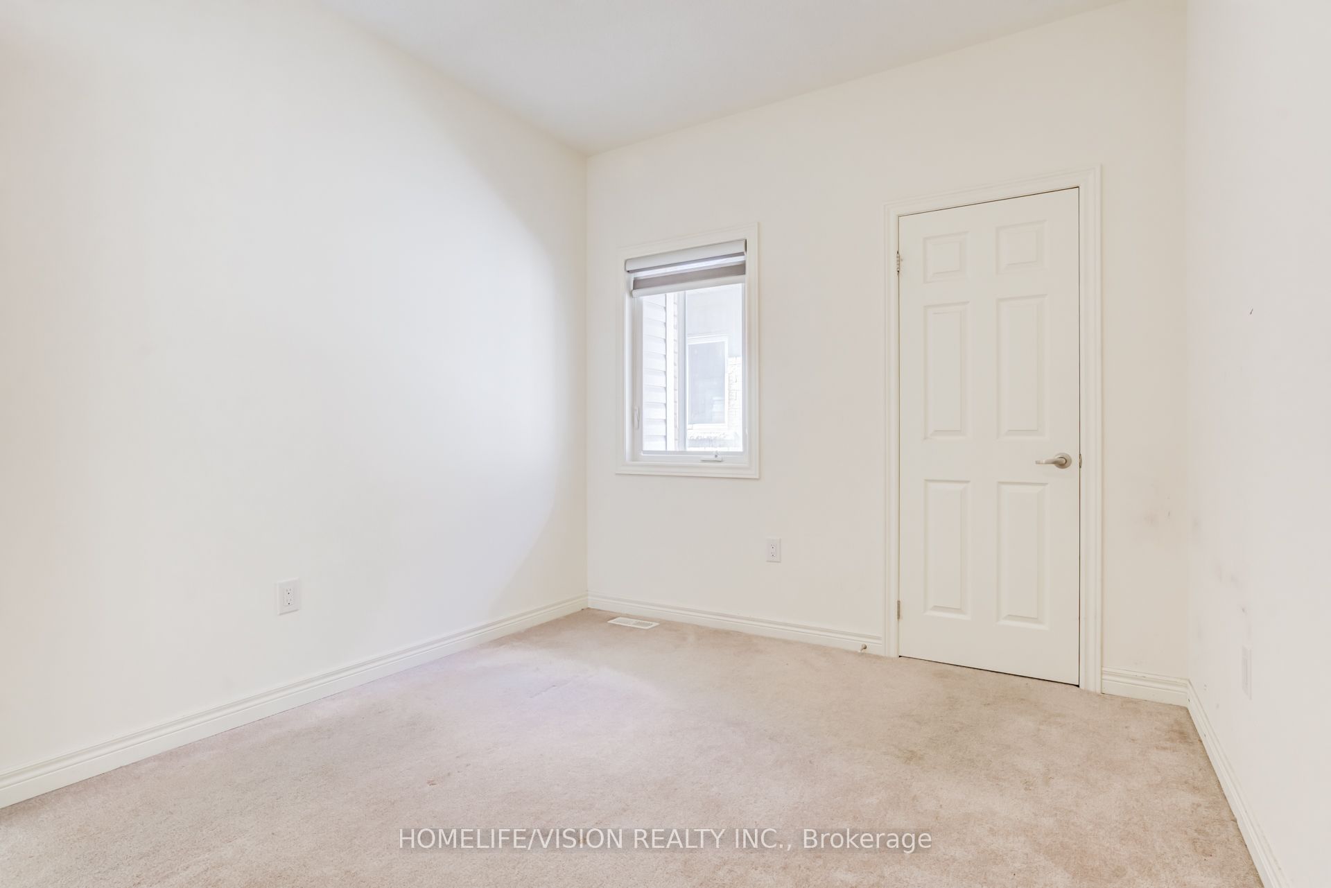 383 Royal West Drive Property Photo 31