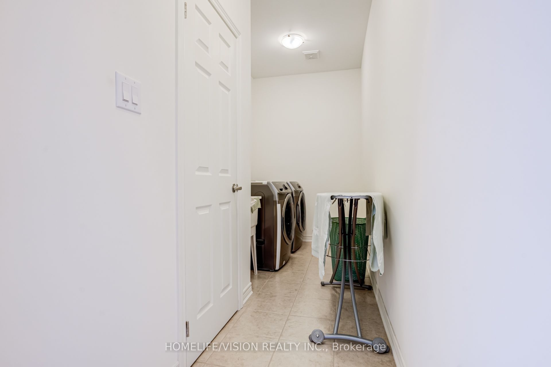 383 Royal West Drive Property Photo 40