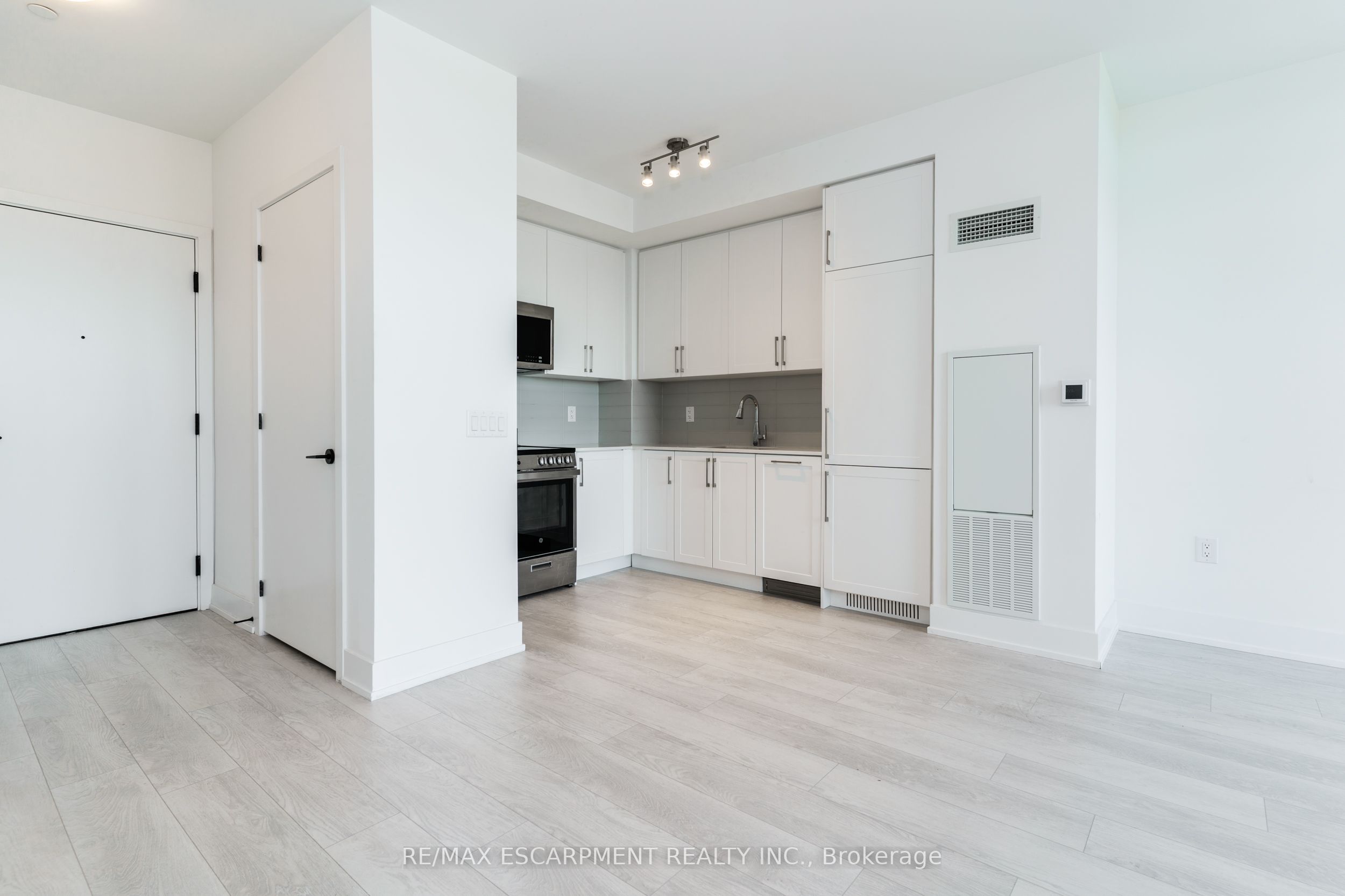 2450 Old Bronte Road 614 Property Photo 5