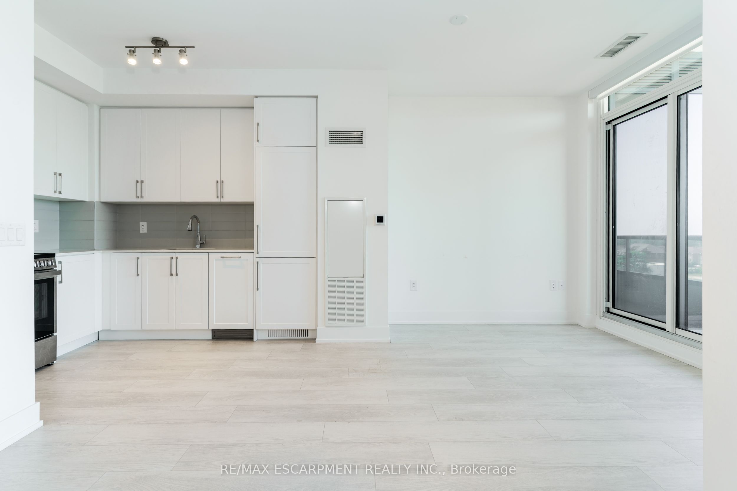 2450 Old Bronte Road 614 Property Photo 6