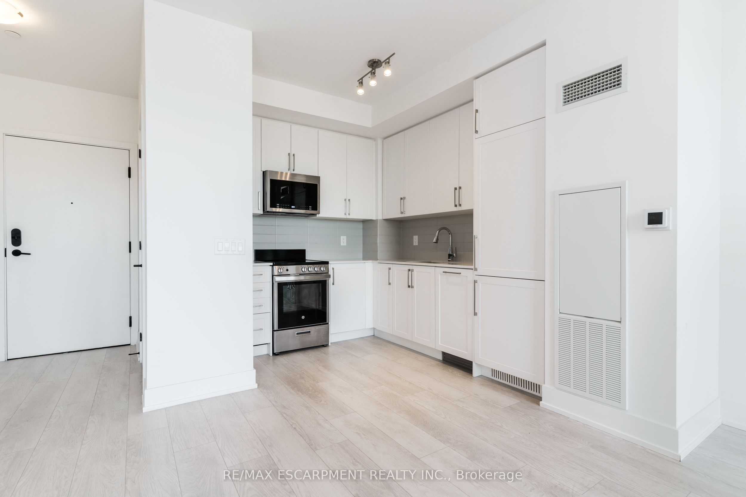 2450 Old Bronte Road 614 Property Photo 9