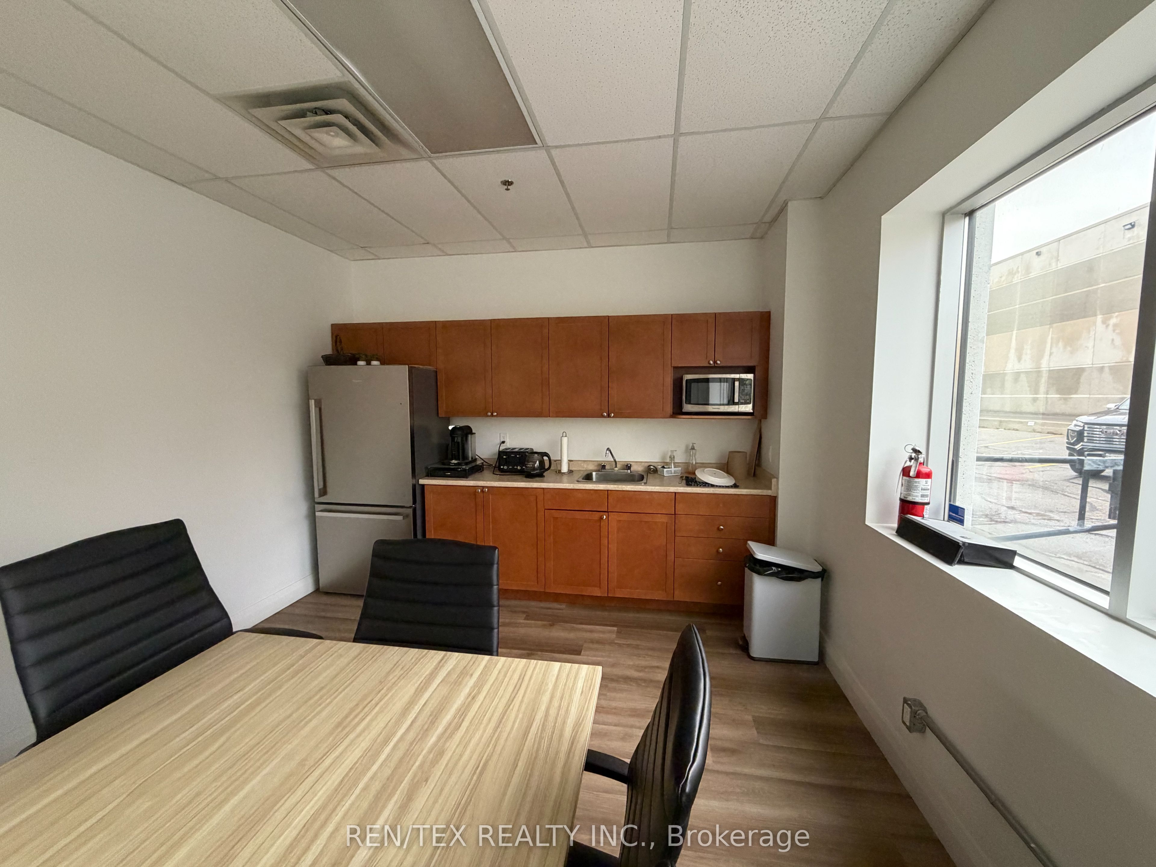 31 Parr Boulevard Property Photo 11