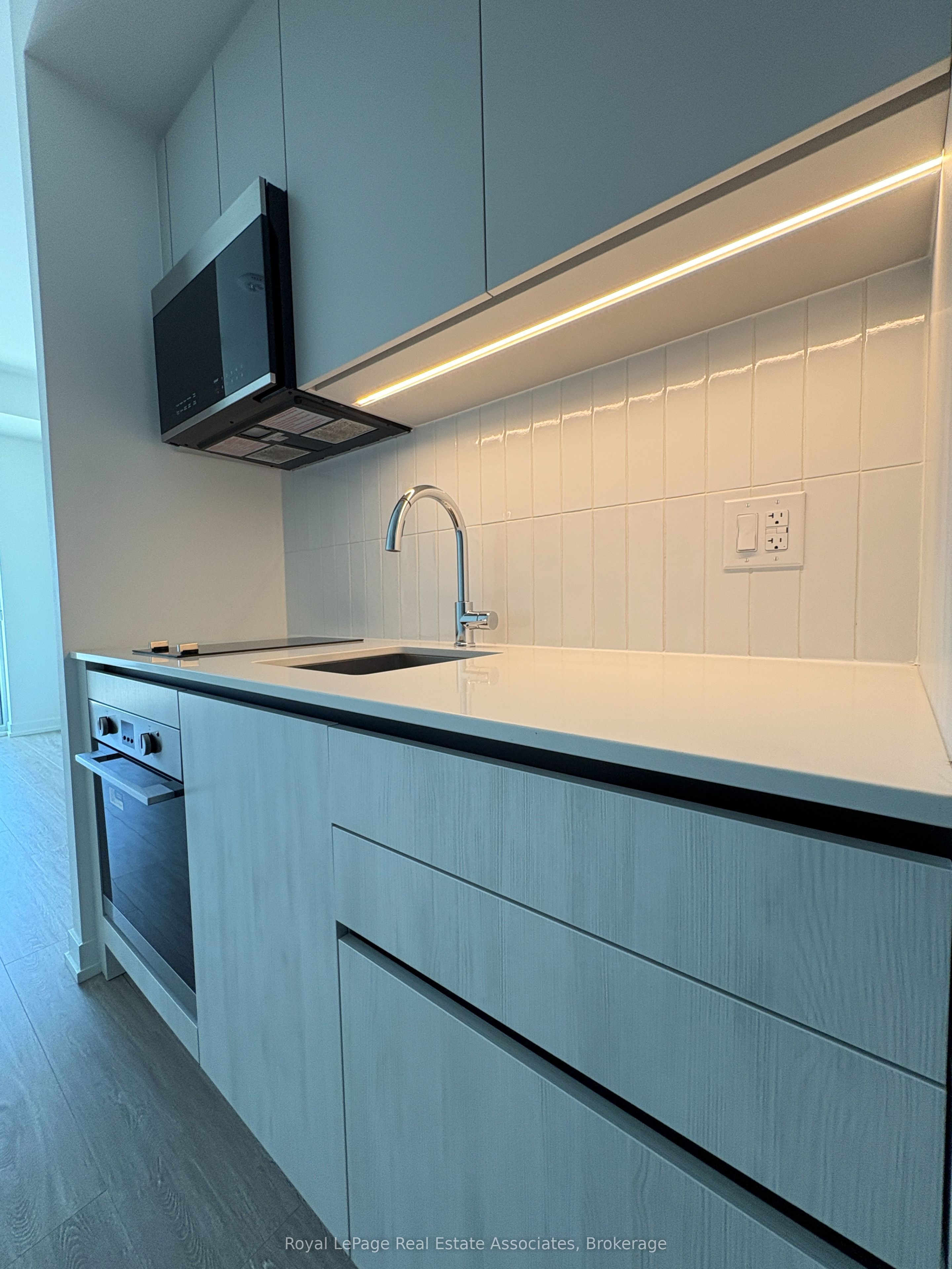 2485 Eglinton Avenue W 1002 Property Photo 5