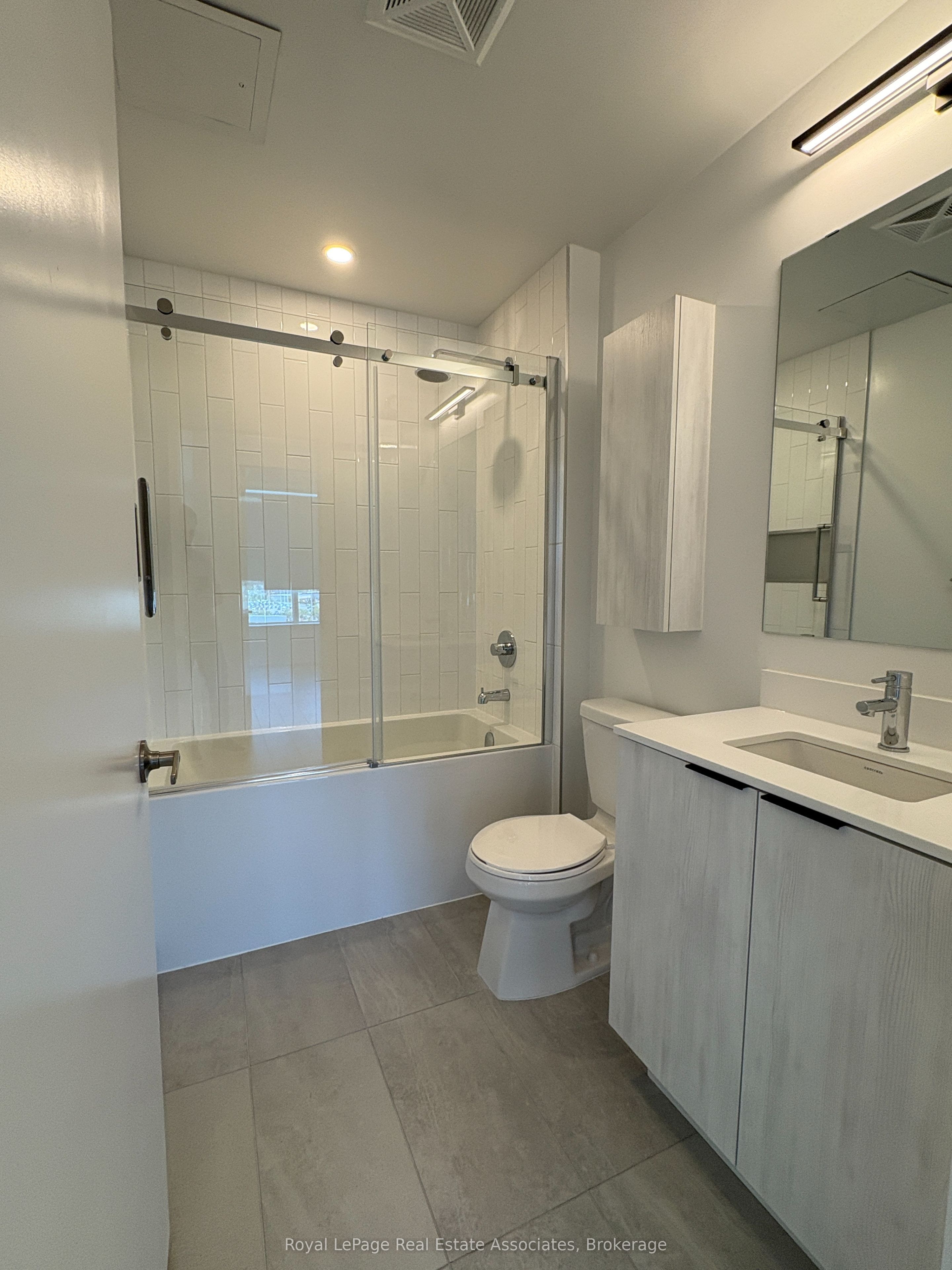 2485 Eglinton Avenue W 1002 Property Photo 9