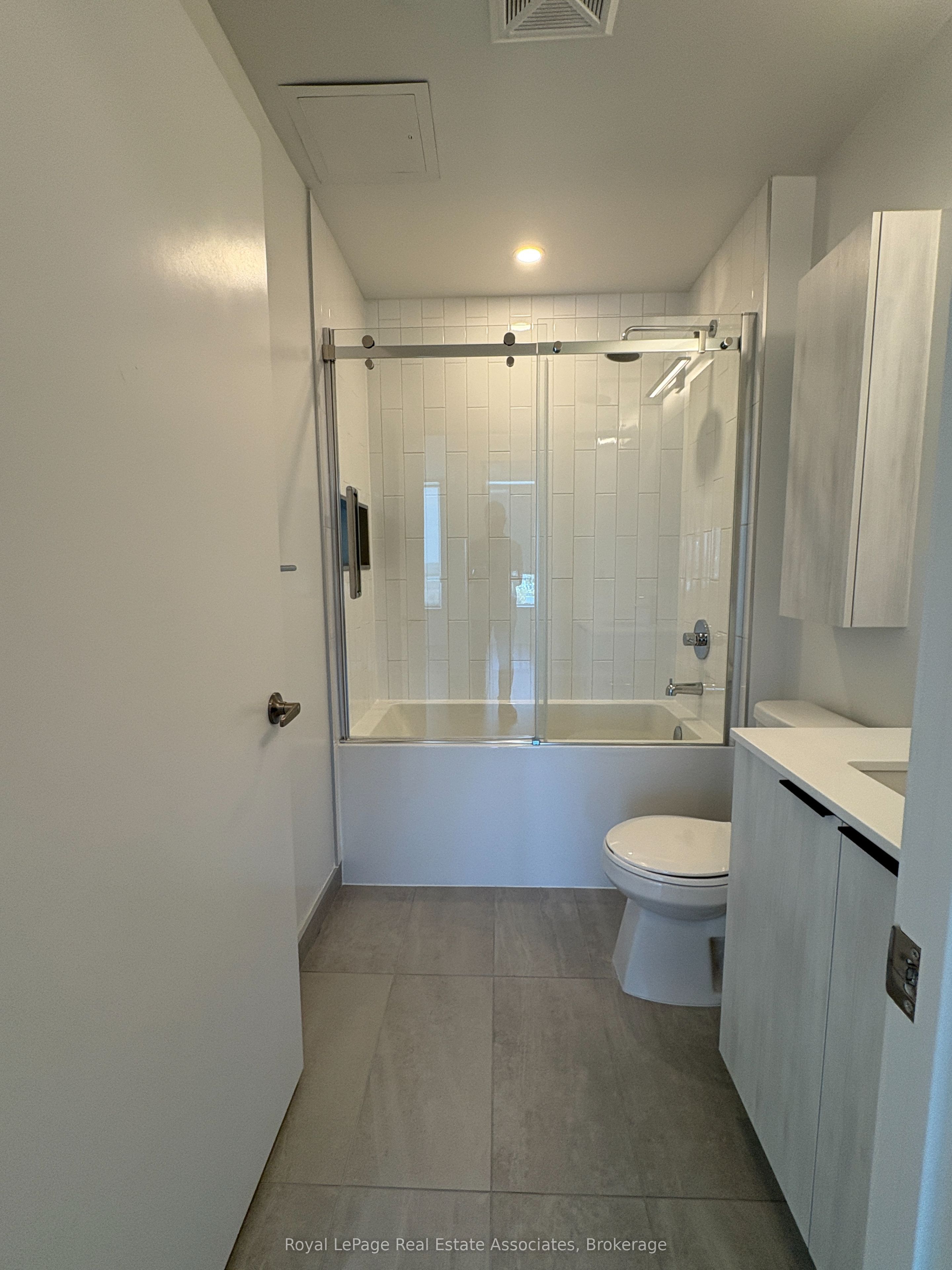 2485 Eglinton Avenue W 1002 Property Photo 10