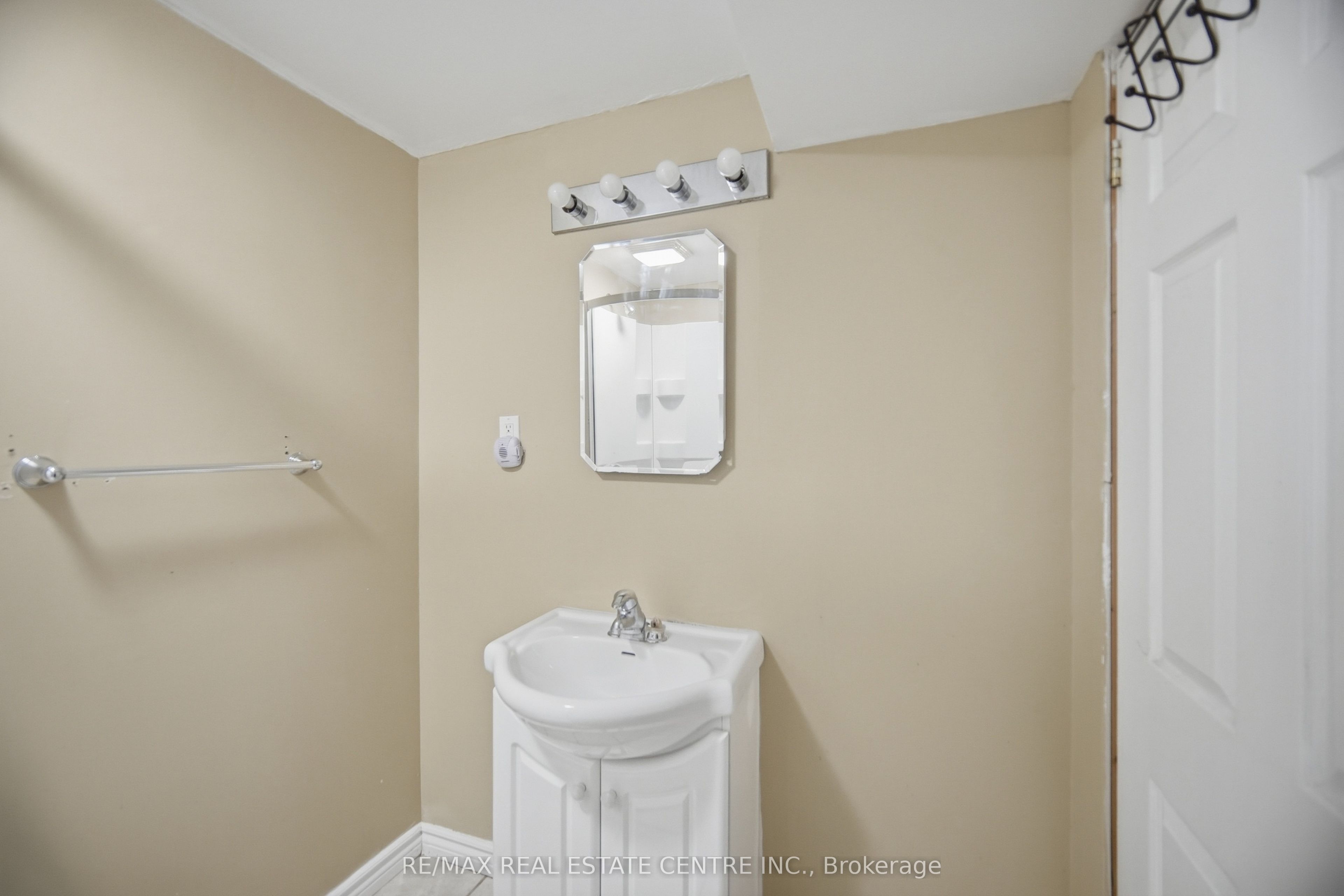 13 Dalzell Avenue Property Photo 30