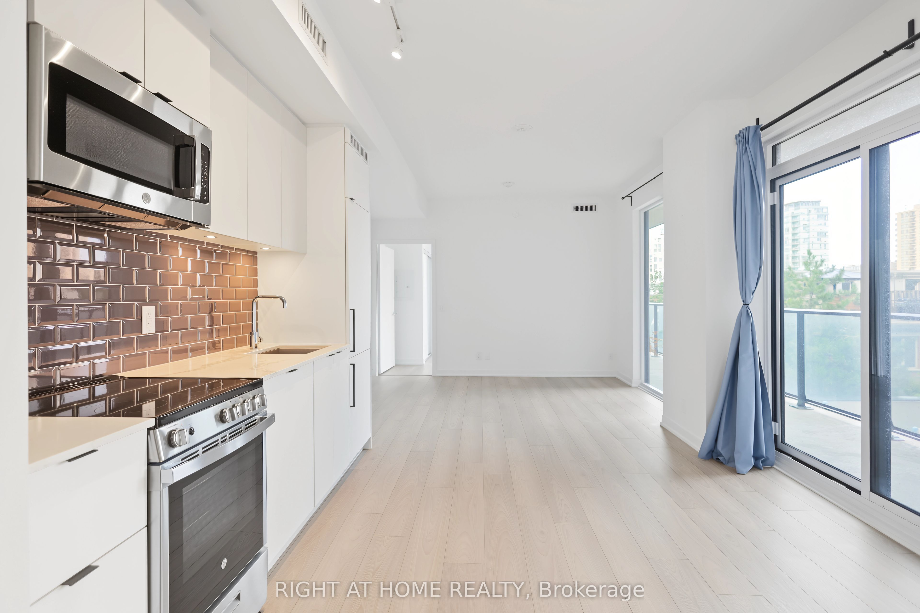 285 Dufferin Street 335 Property Photo 8