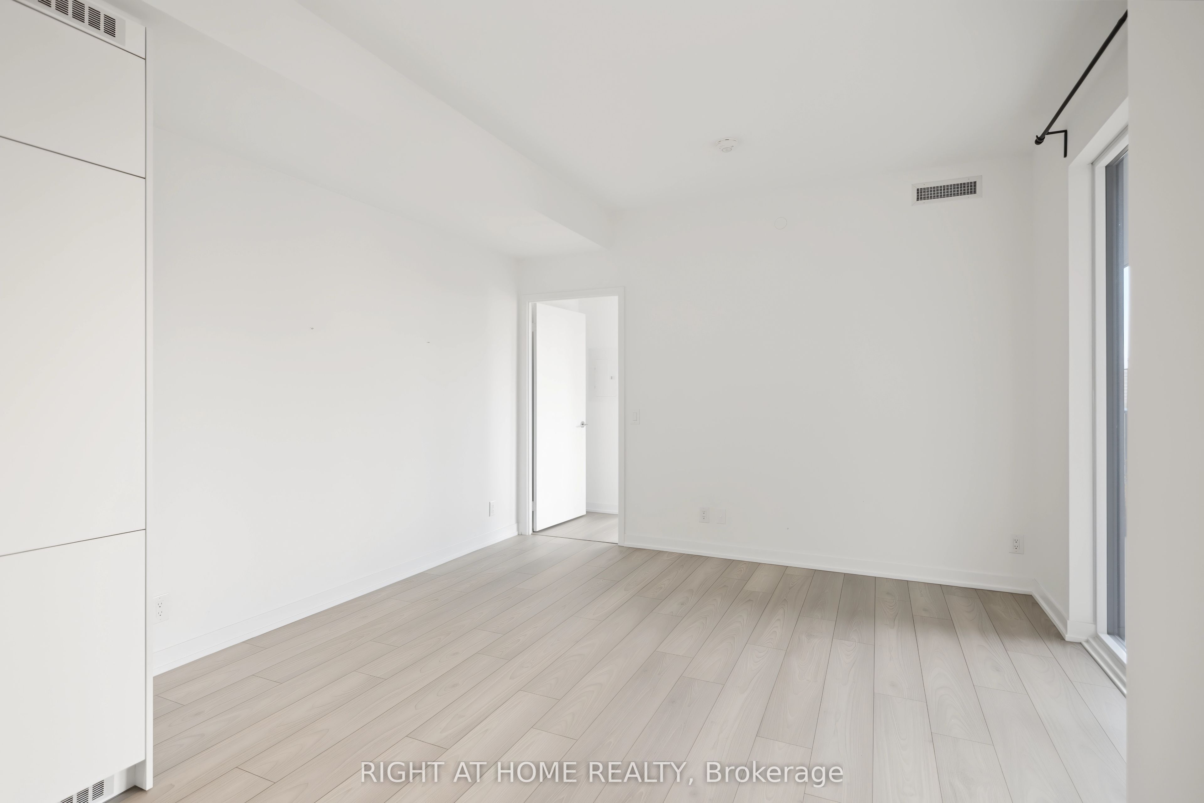 285 Dufferin Street 335 Property Photo 11