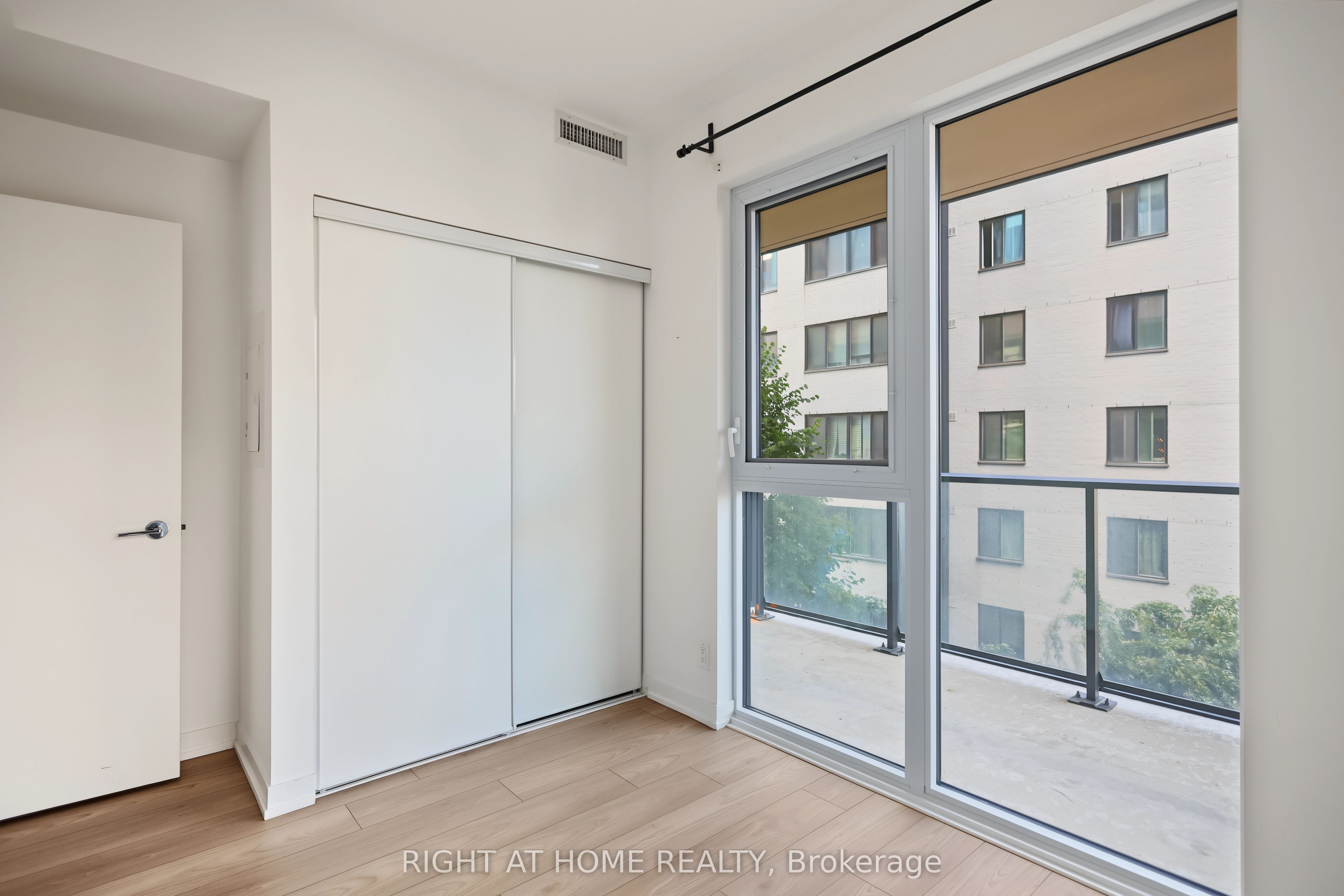 285 Dufferin Street 335 Property Photo 14