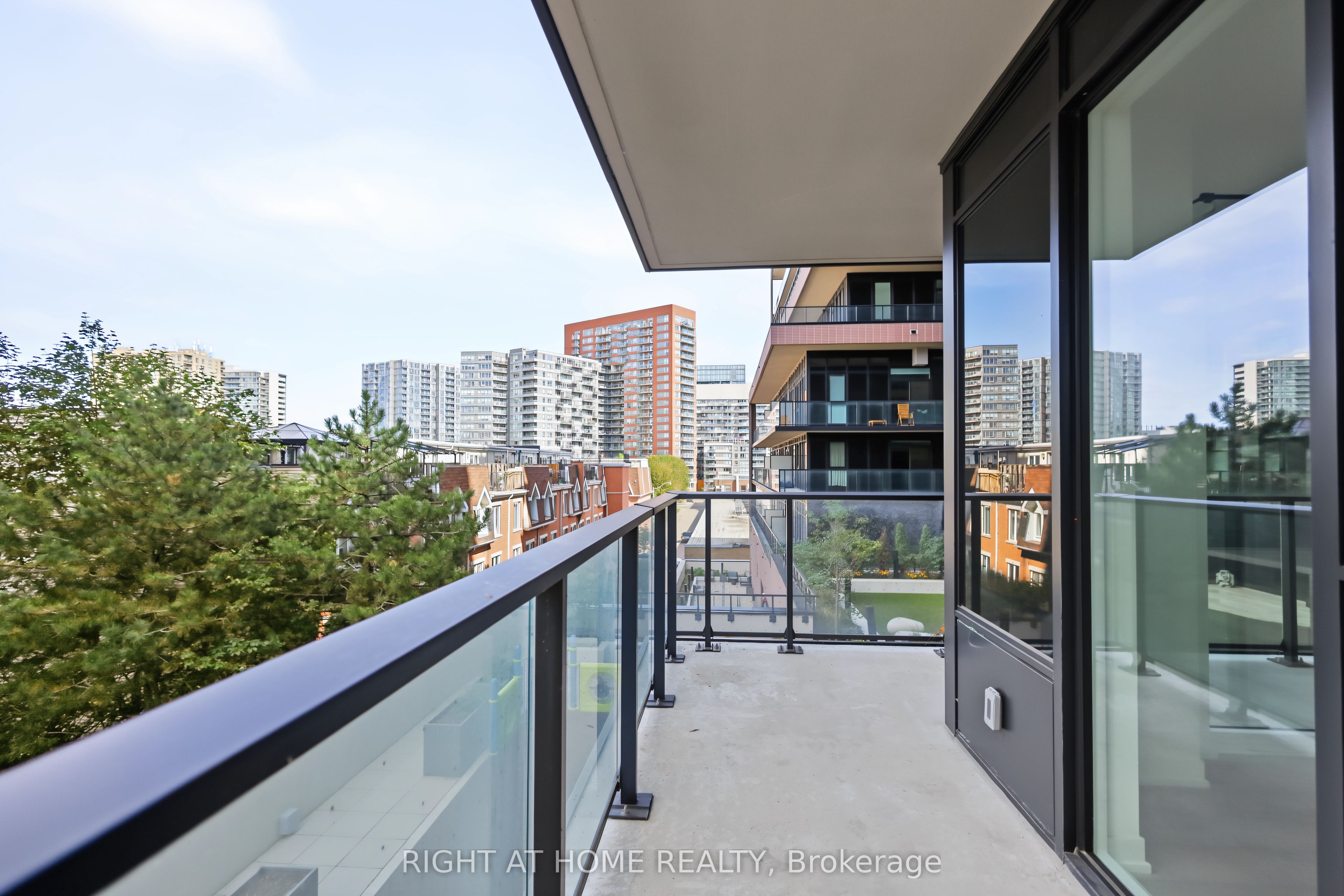 285 Dufferin Street 335 Property Photo 18