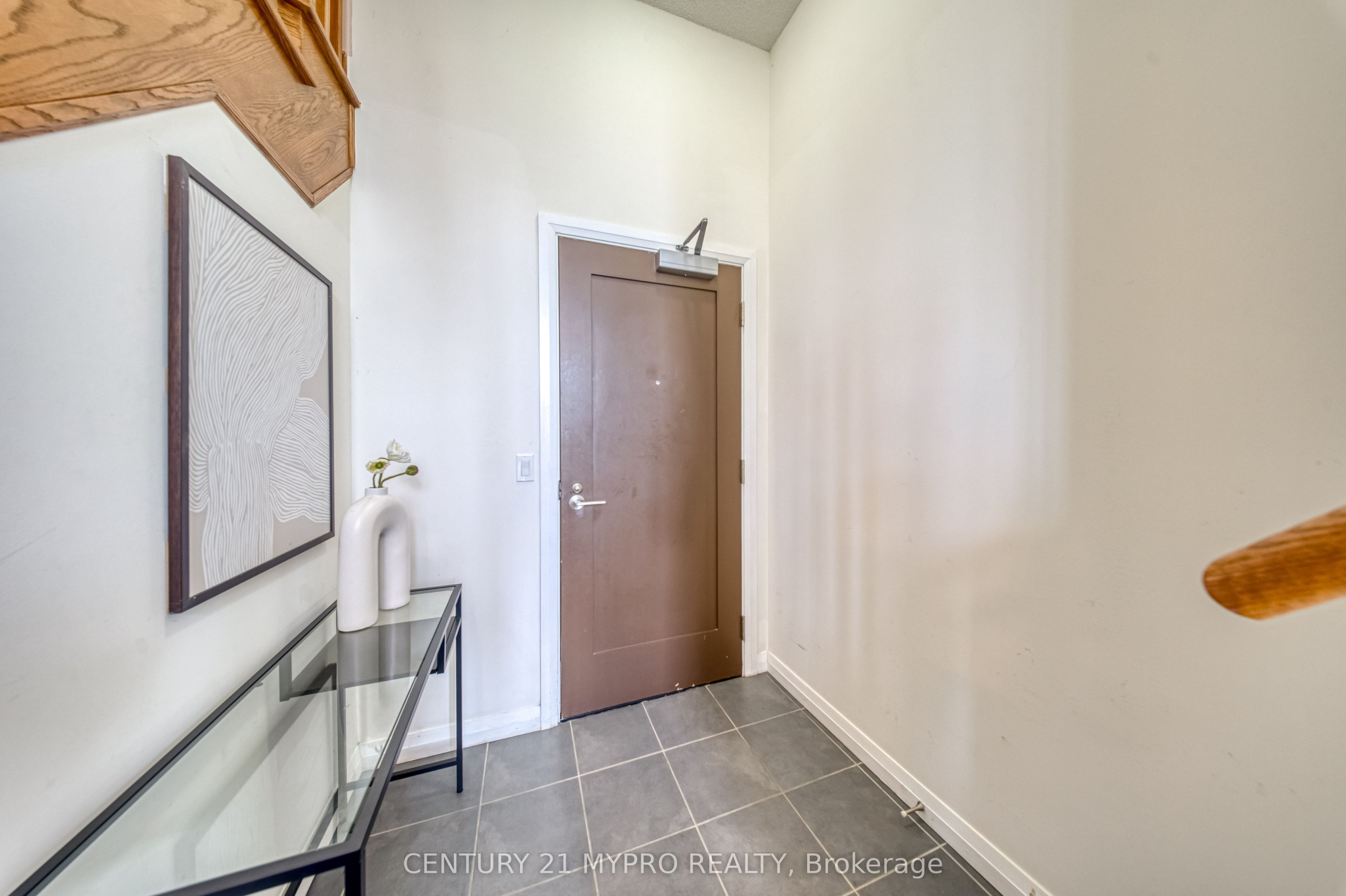 55 Eglinton Avenue W 103 Property Photo 4