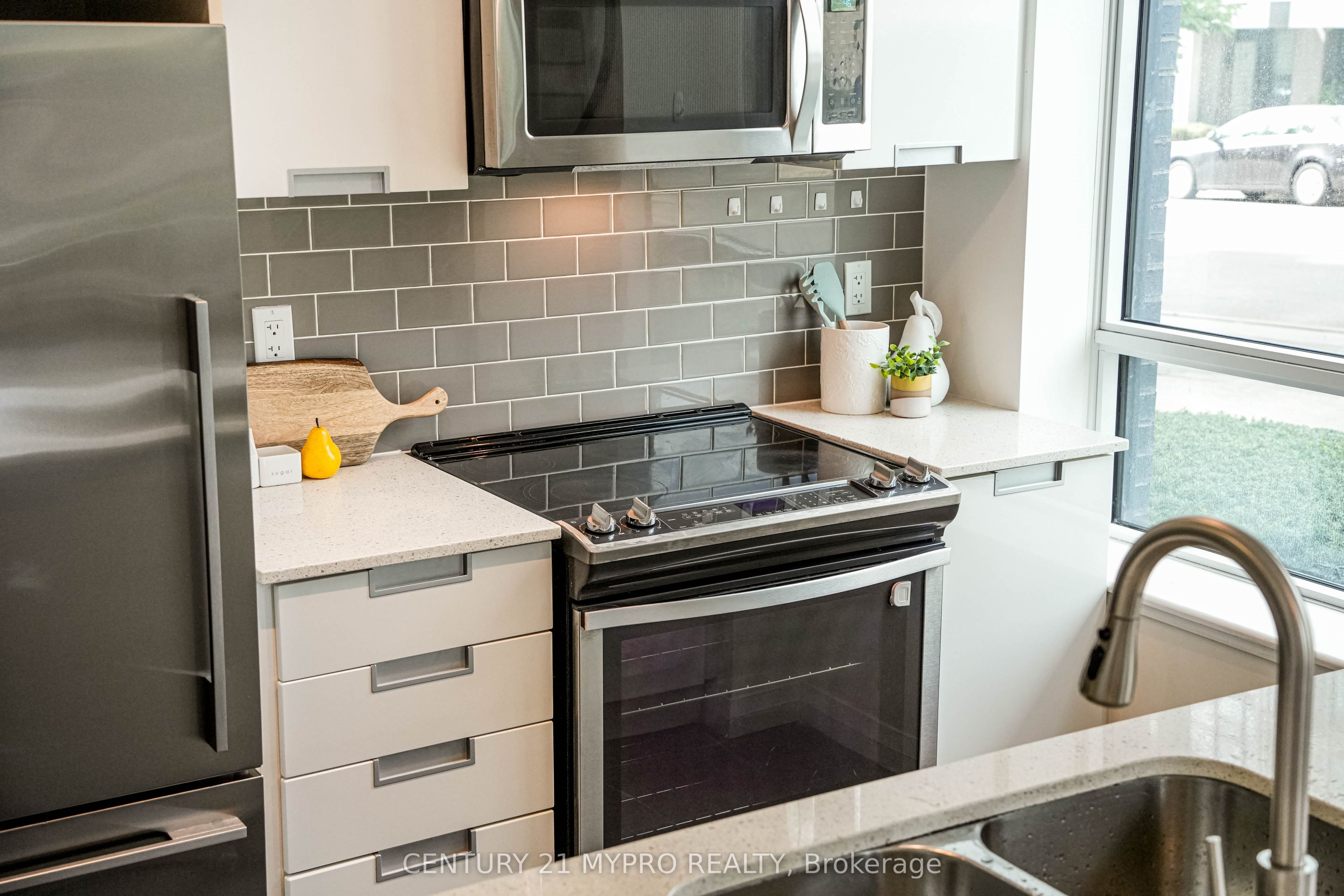 55 Eglinton Avenue W 103 Property Photo 7