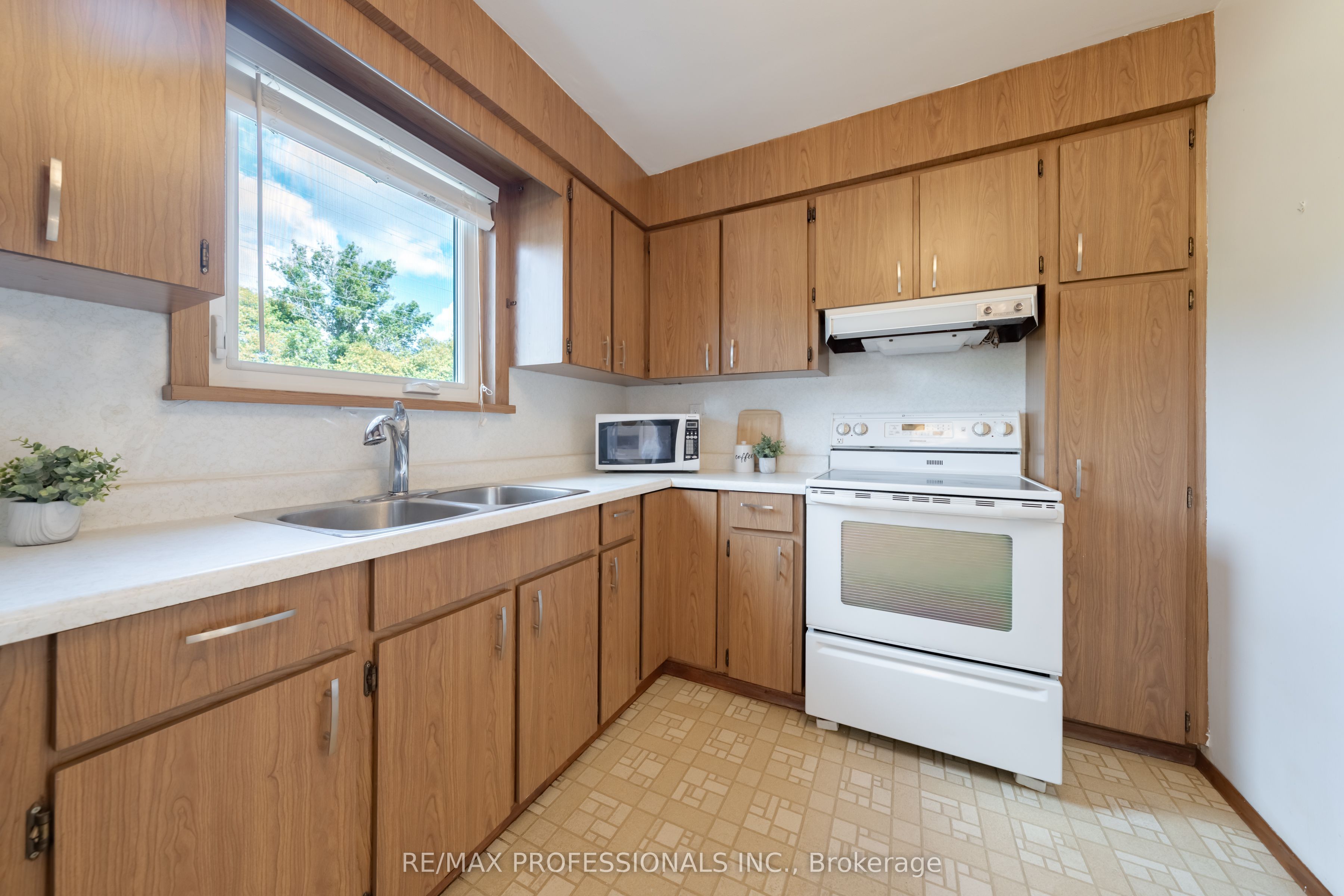 228 Eileen Avenue Property Photo 10