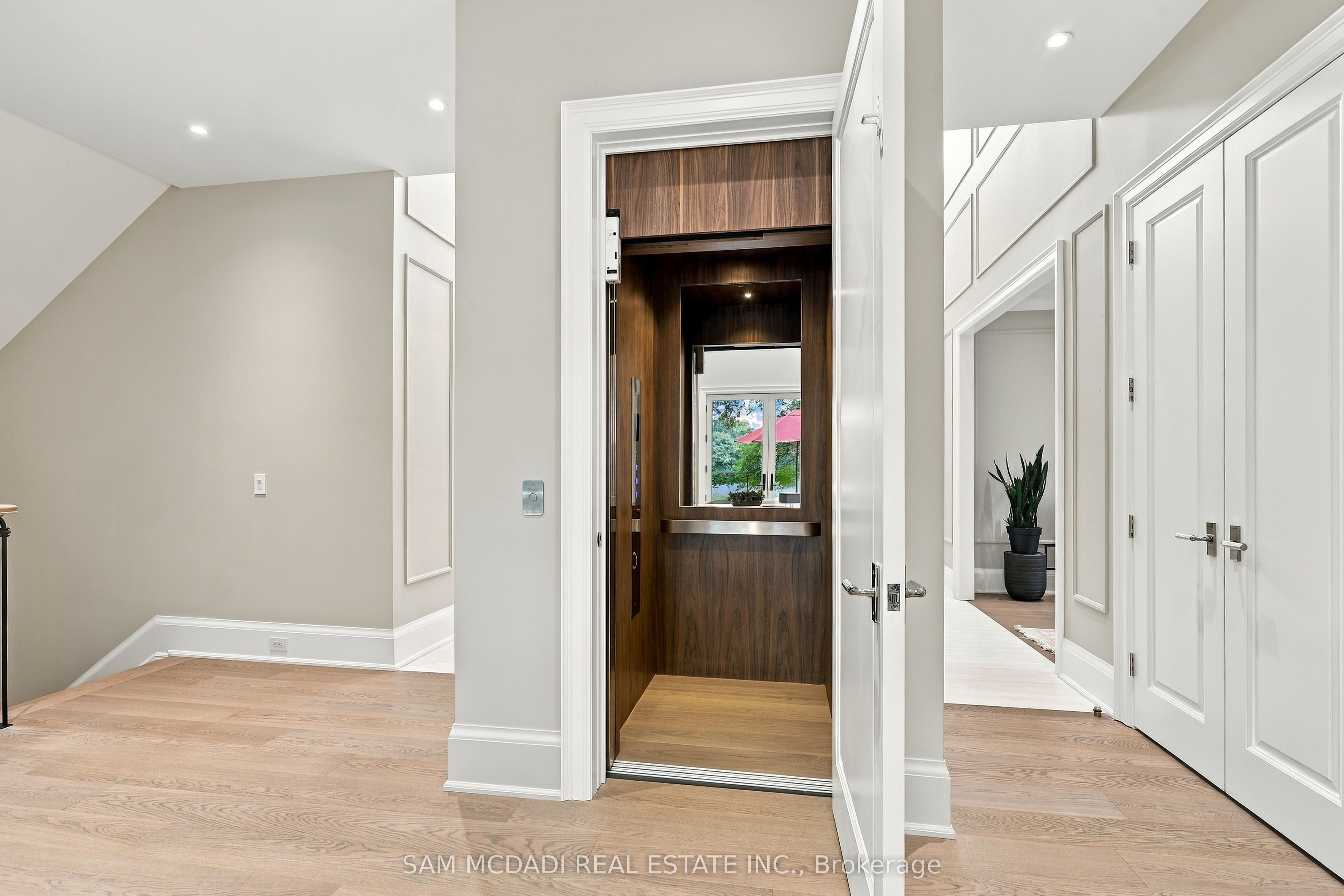 902 Parkland Avenue Property Photo 8
