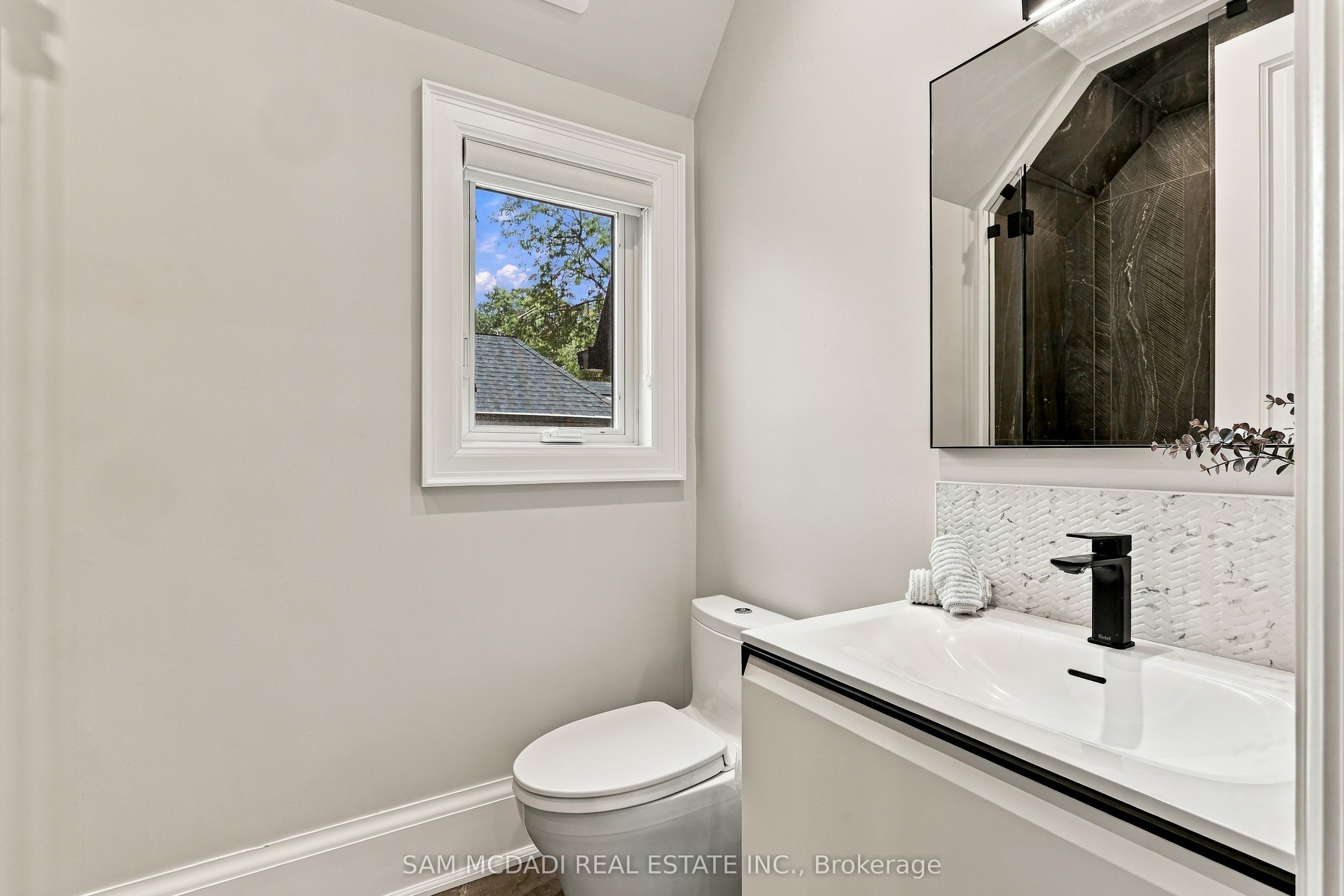 902 Parkland Avenue Property Photo 34