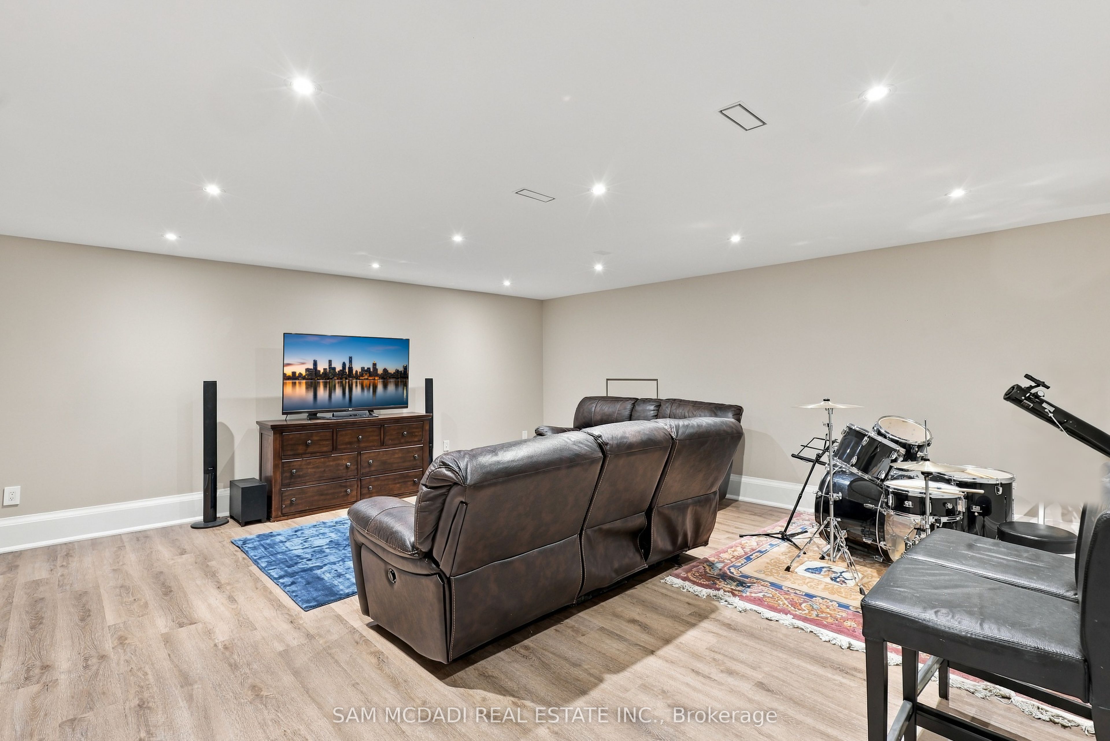 902 Parkland Avenue Property Photo 38
