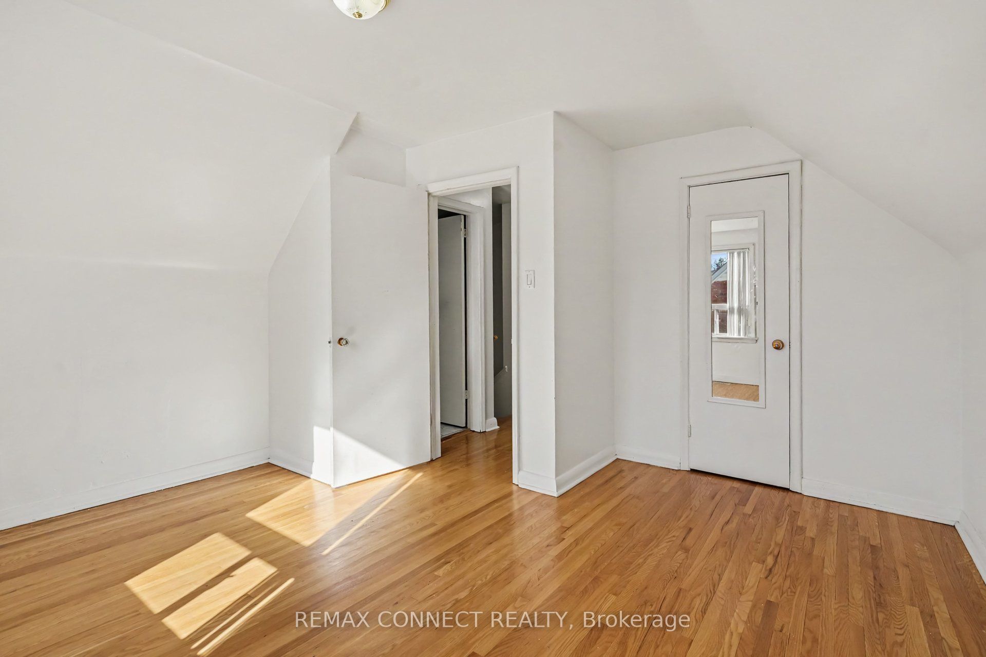 656 Browns Line Property Photo 11
