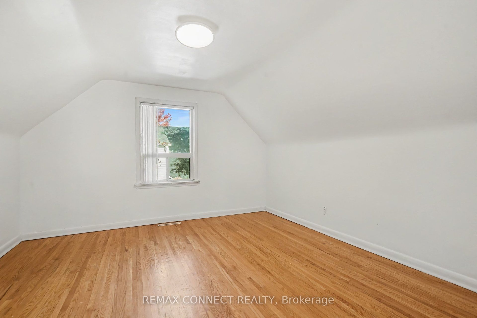 656 Browns Line Property Photo 12