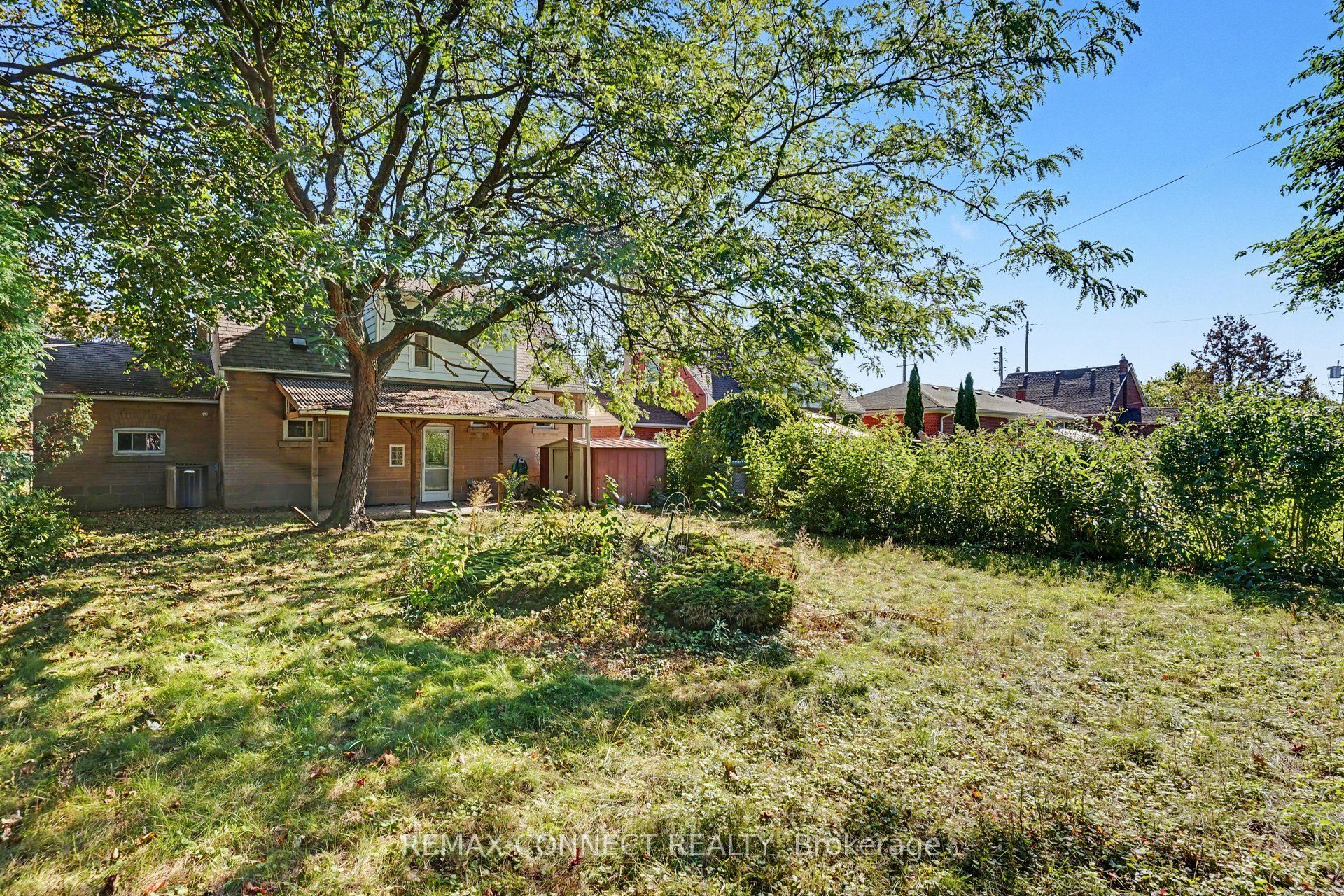 656 Browns Line Property Photo 14