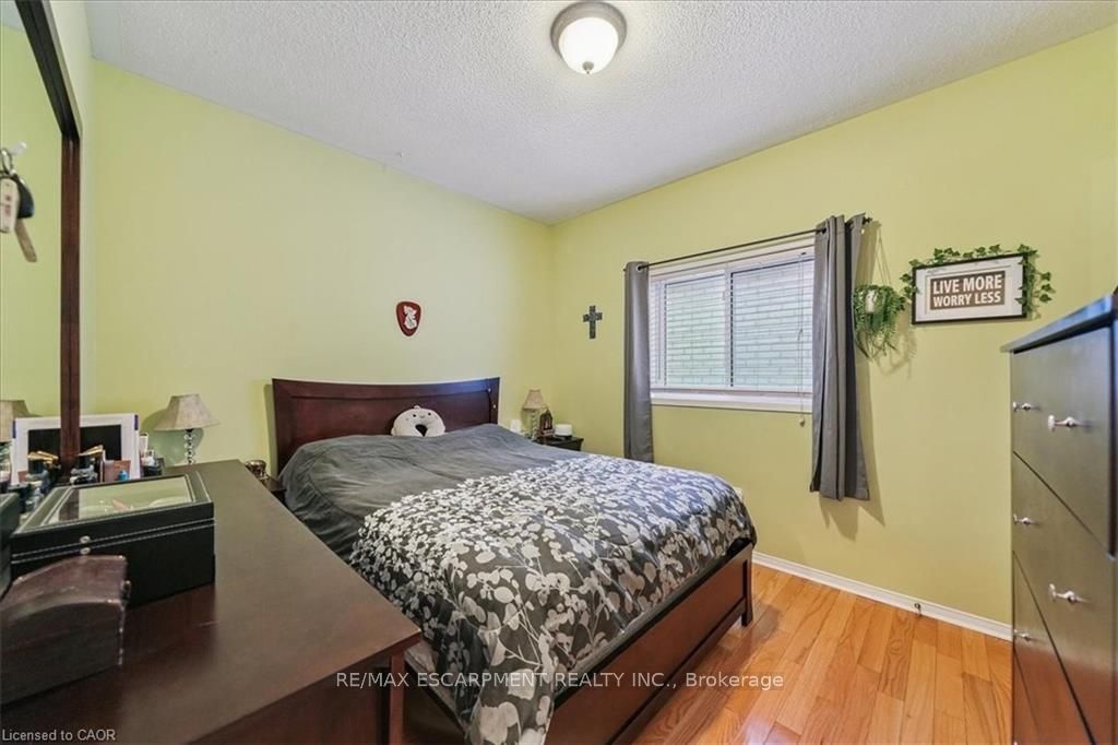 52 Mistycreek Crescent Property Photo 13