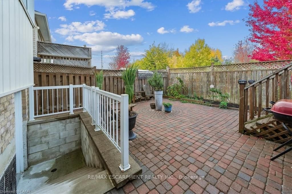 52 Mistycreek Crescent Property Photo 36