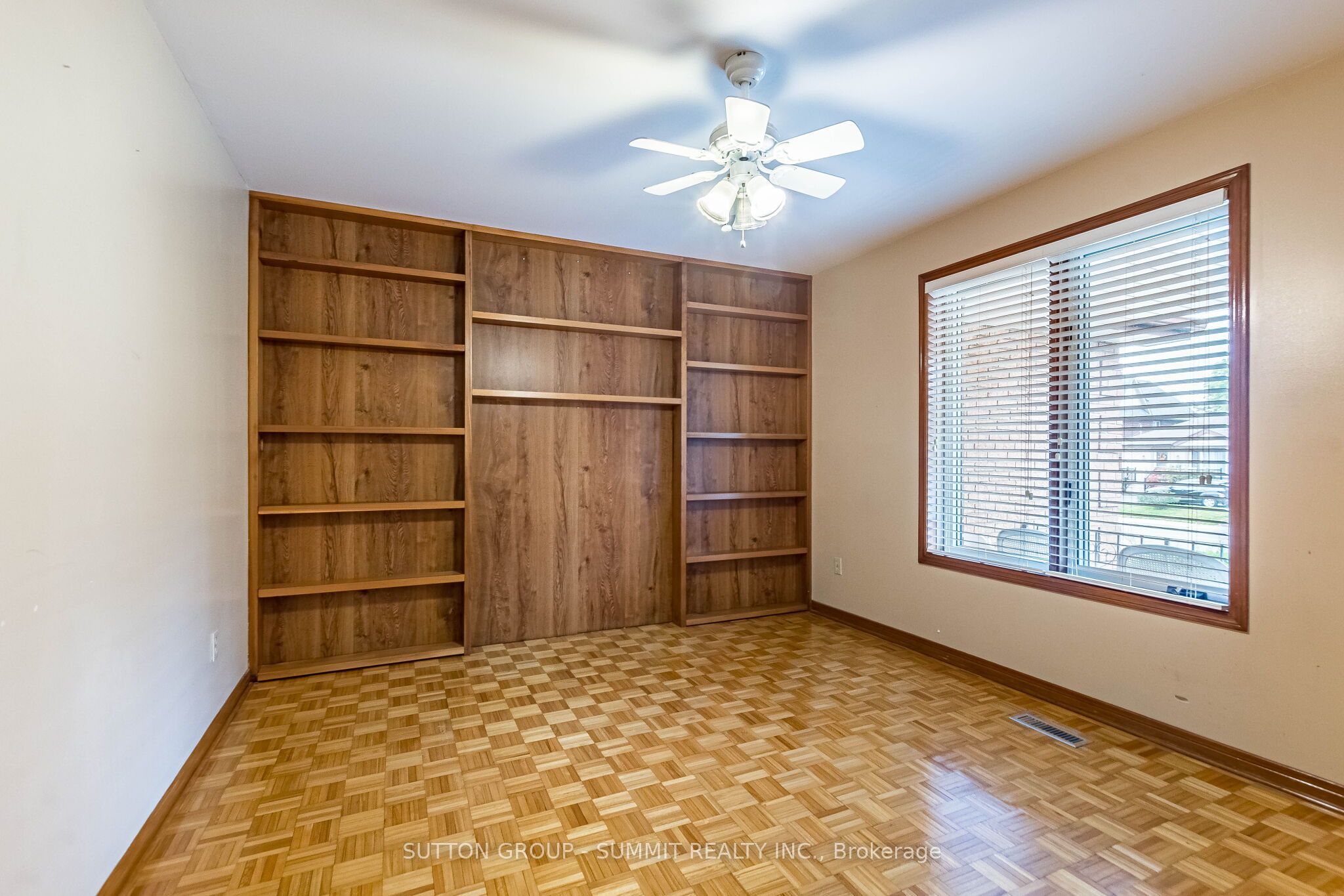 2477 Cliff Road Property Photo 15