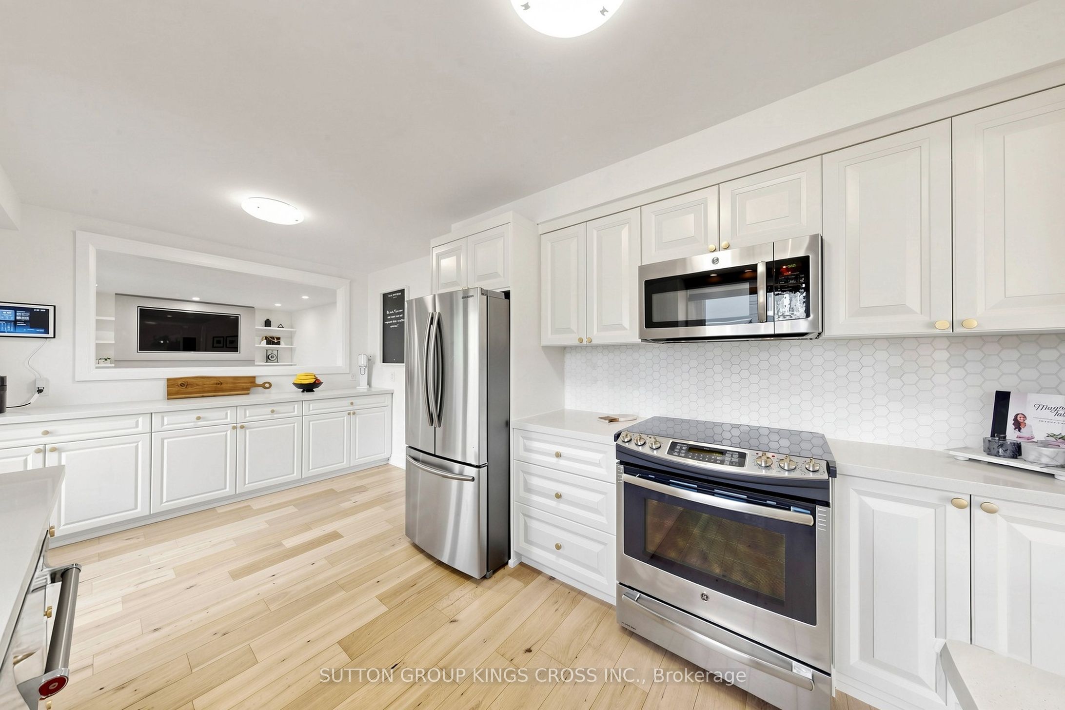 360 Isabella Avenue Property Photo 11