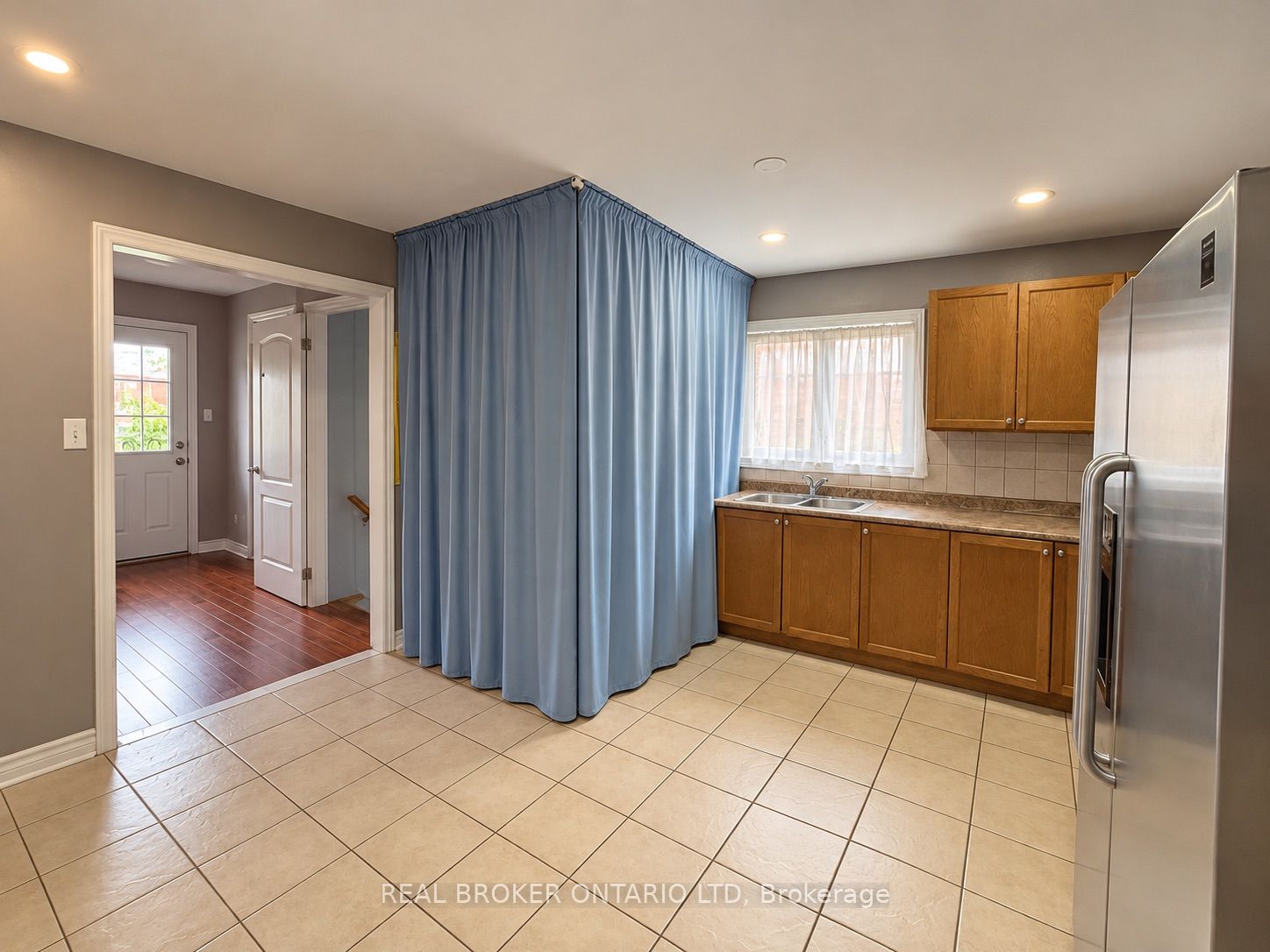 88 Sir Jacobs Crescent (main) Property Photo 11