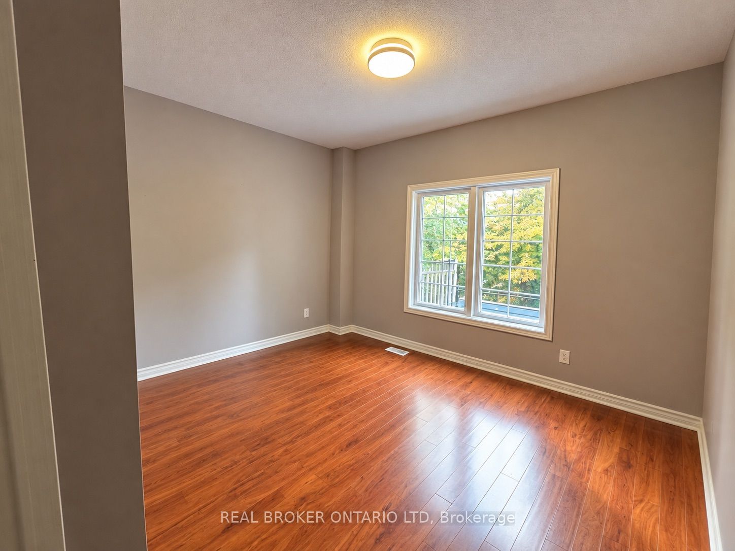 88 Sir Jacobs Crescent (main) Property Photo 14