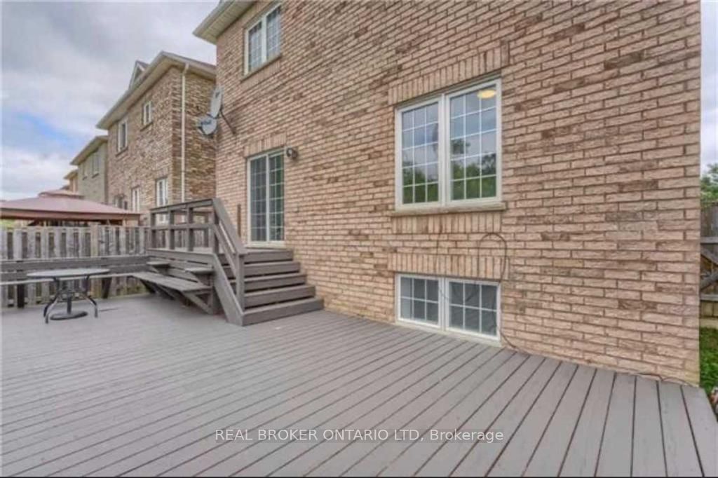 88 Sir Jacobs Crescent (main) Property Photo 23