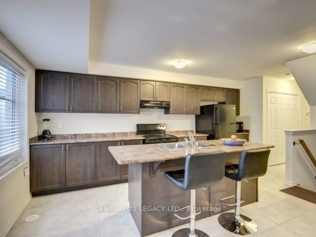 106 Baycliffe Crescent Property Photo 4