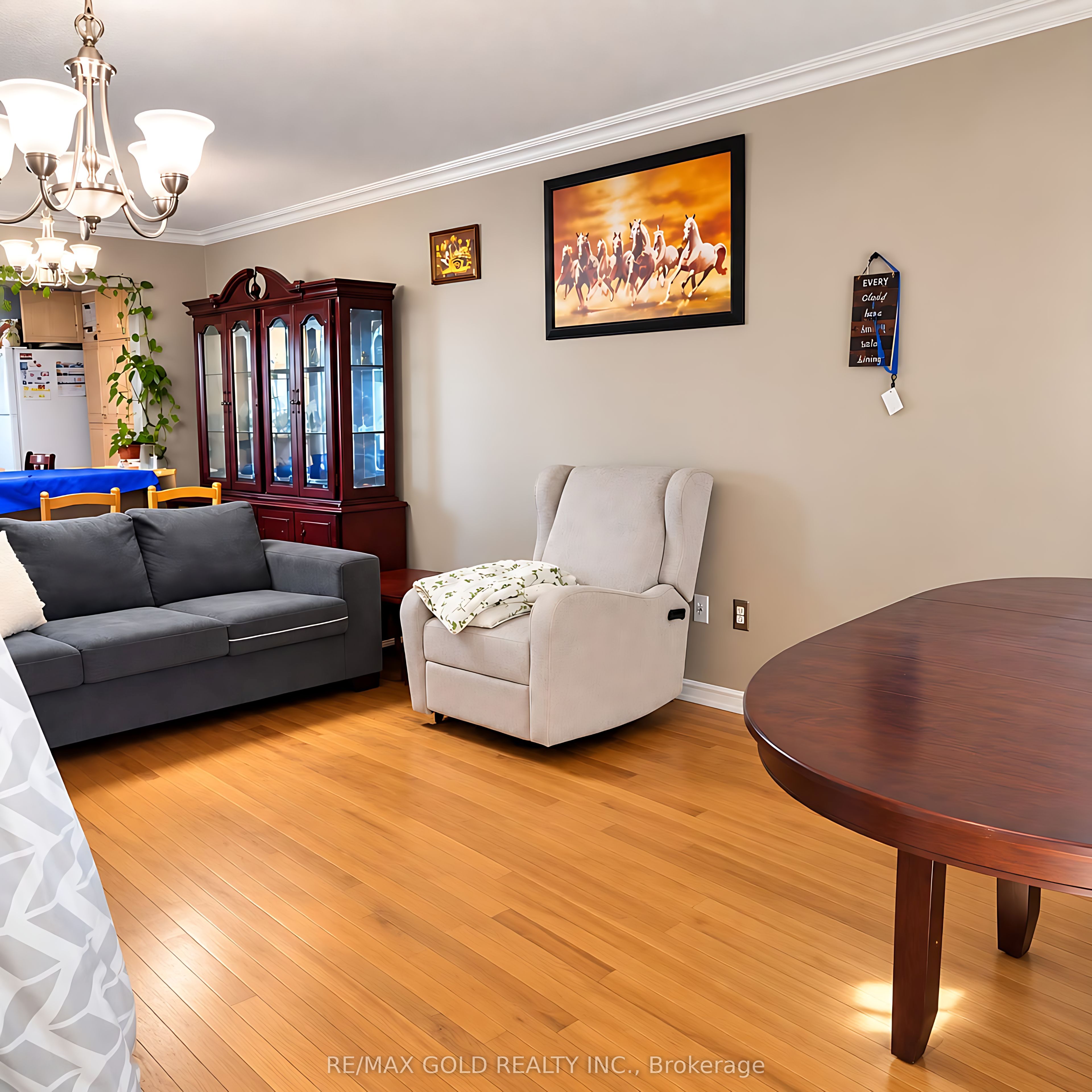 32 Steven Court Property Photo 4