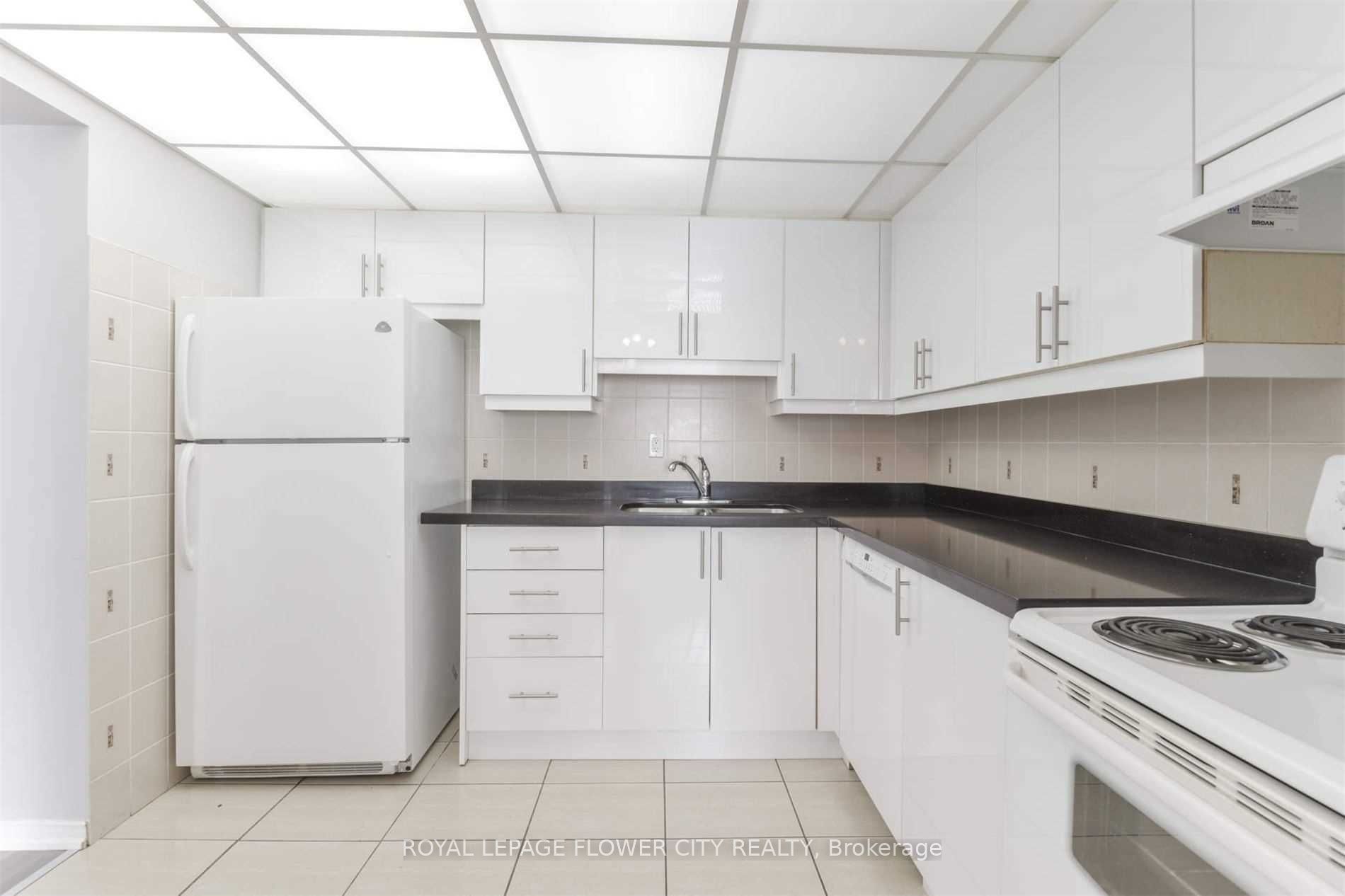 115 Hillcrest Avenue 1709 Property Photo 3