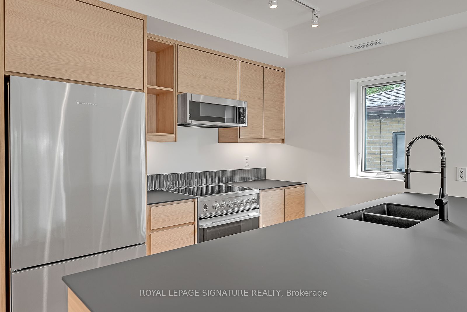 1254 Davenport Road 4 Property Photo 6