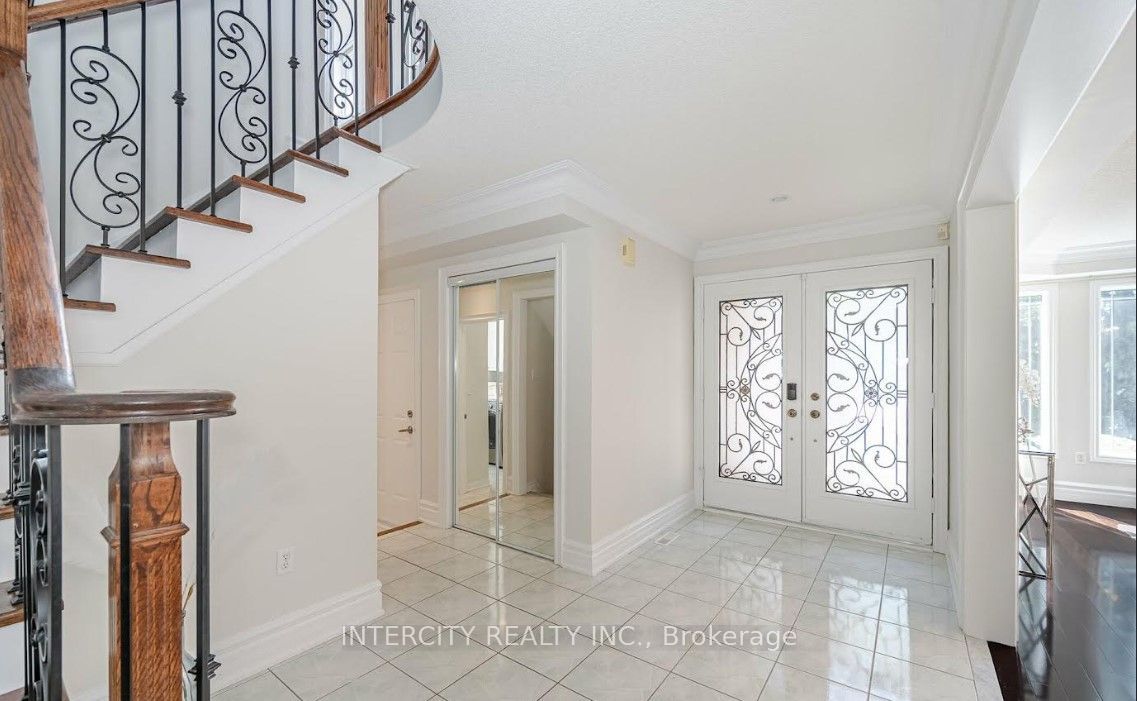 724 Peter Robertson Boulevard Property Photo 4