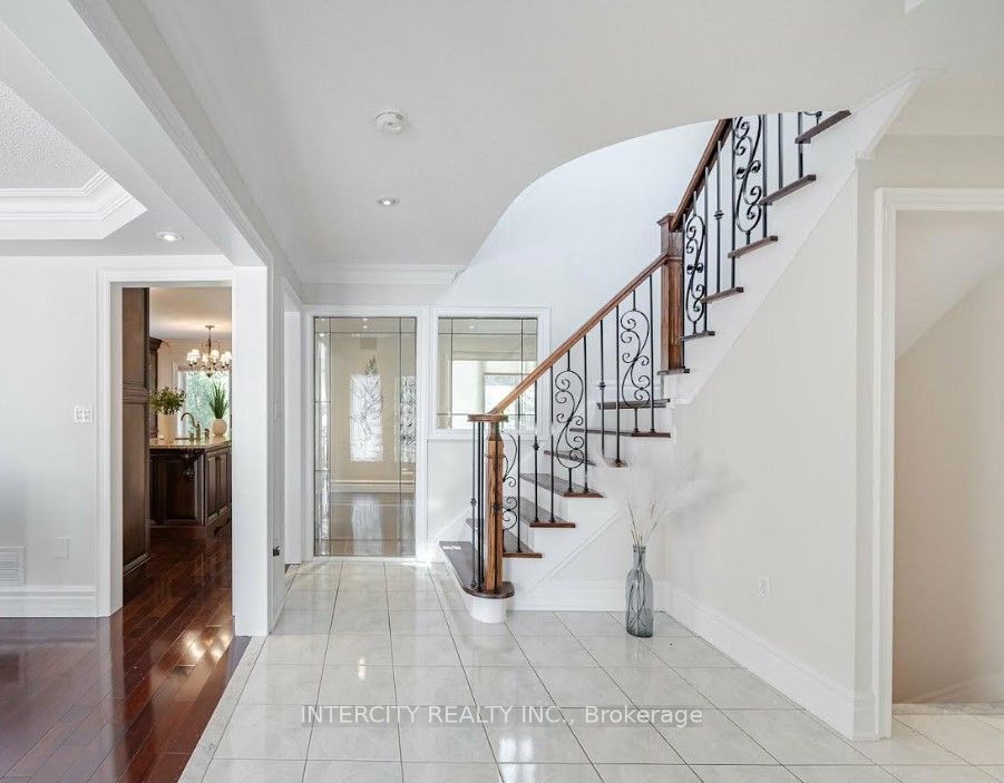 724 Peter Robertson Boulevard Property Photo 5