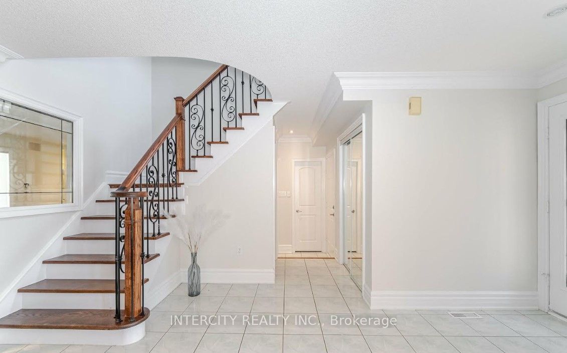 724 Peter Robertson Boulevard Property Photo 6