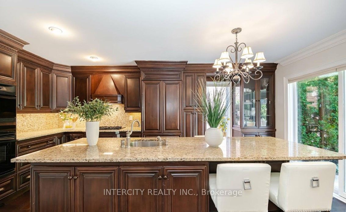 724 Peter Robertson Boulevard Property Photo 7