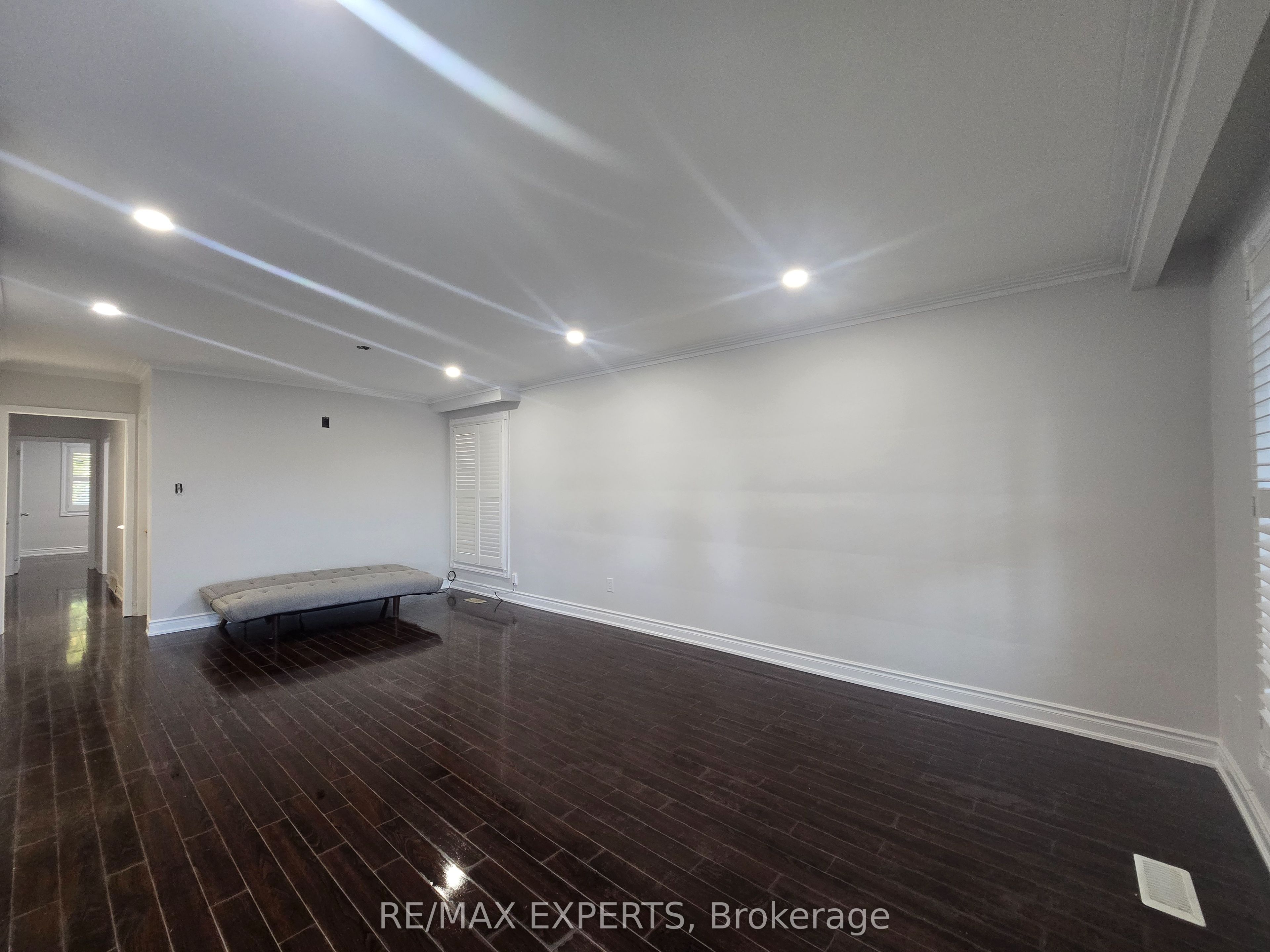 24 Roskell Crescent Property Photo 5