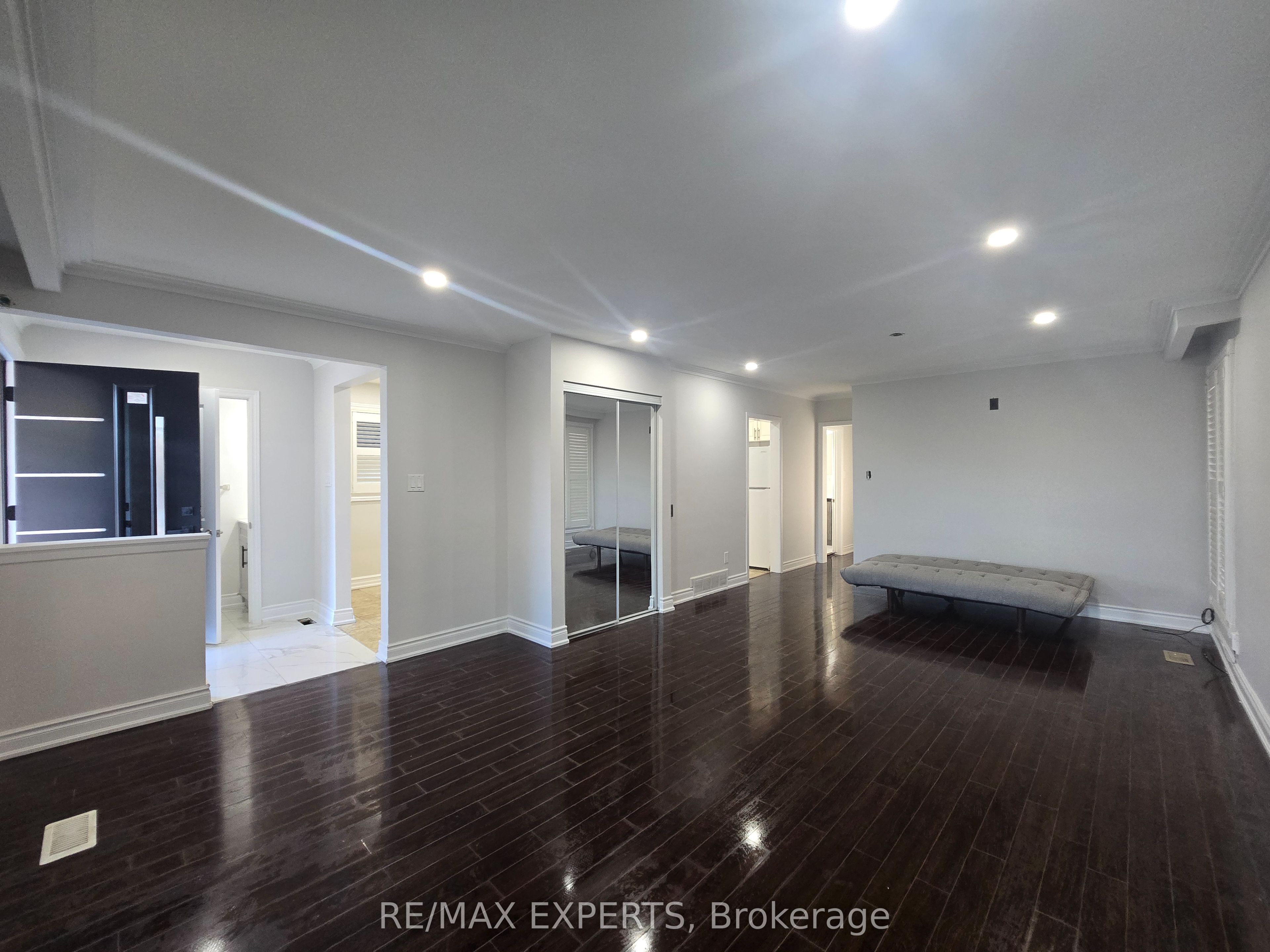 24 Roskell Crescent Property Photo 6