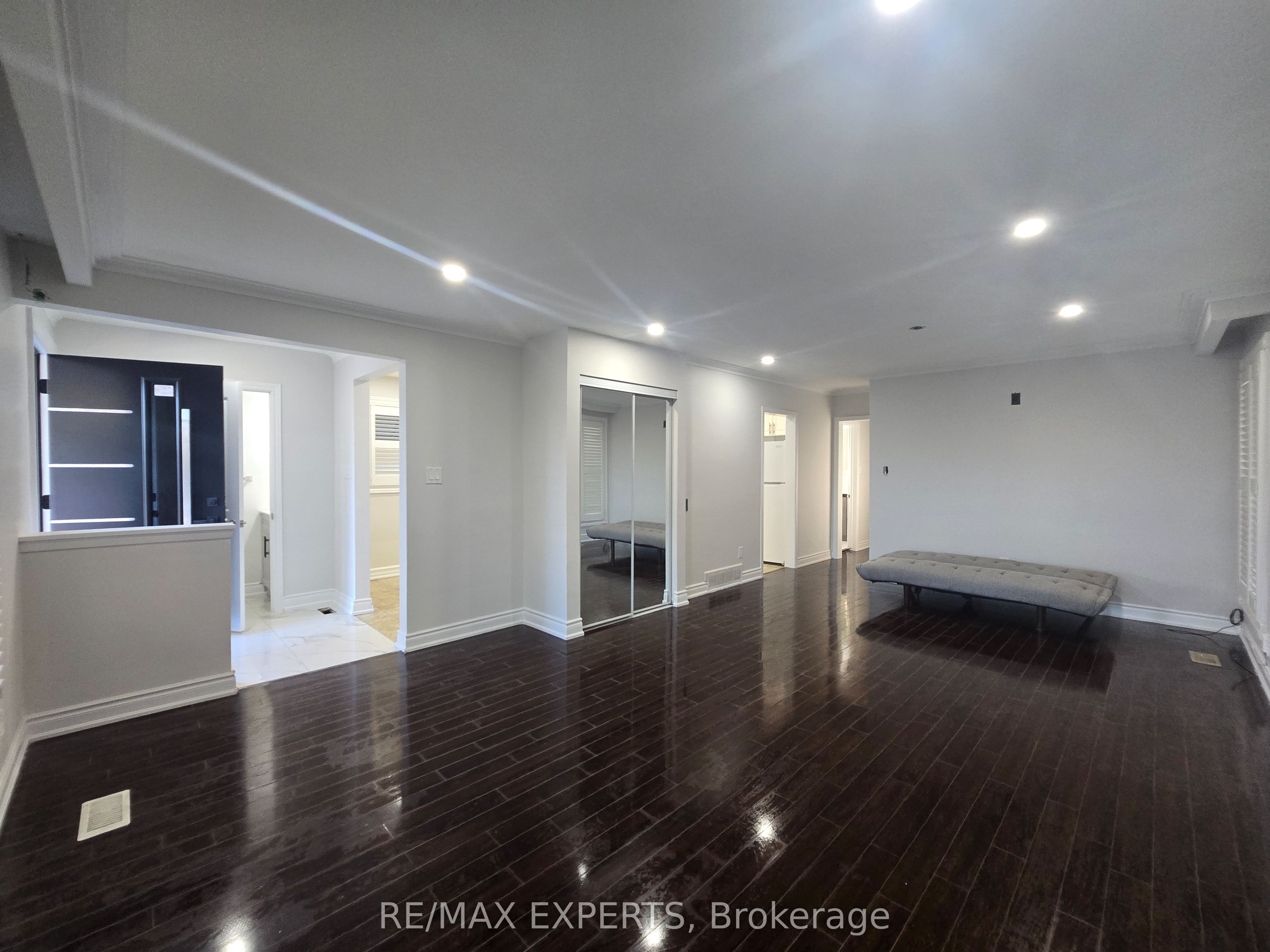 24 Roskell Crescent Property Photo 7