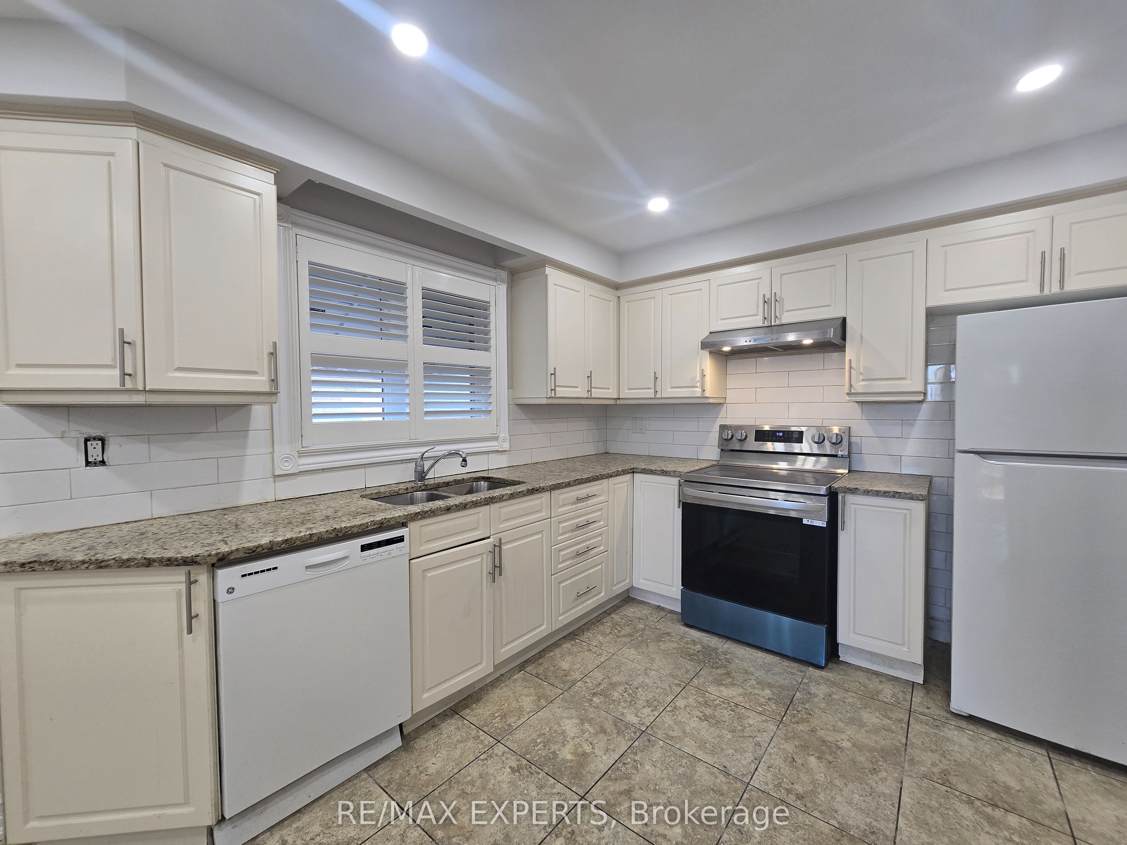 24 Roskell Crescent Property Photo 8