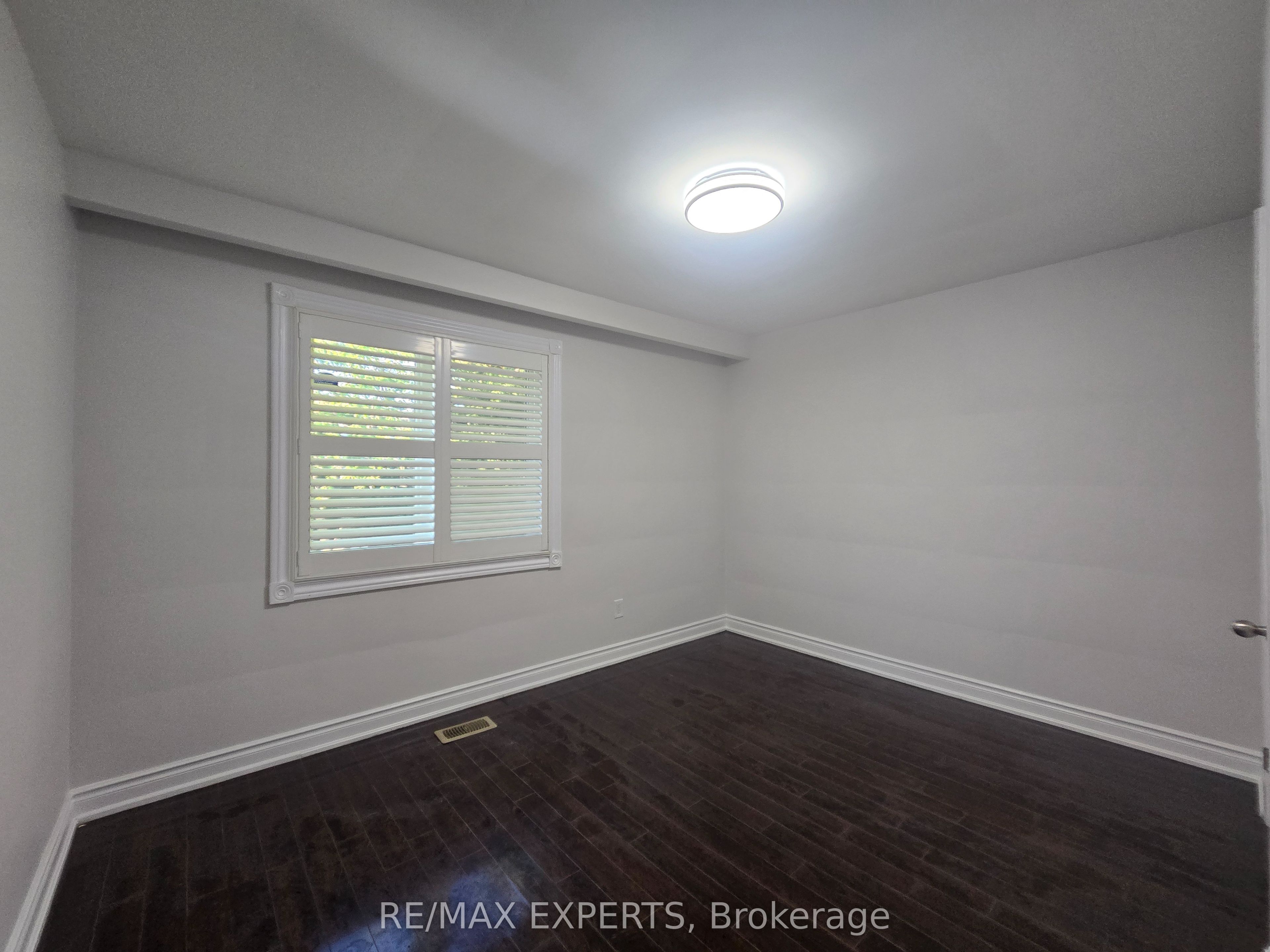 24 Roskell Crescent Property Photo 16