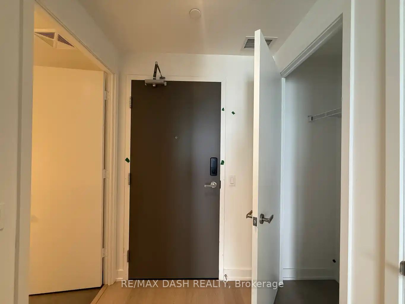 448 Burnhamthorpe Road W 5604 Property Photo 2