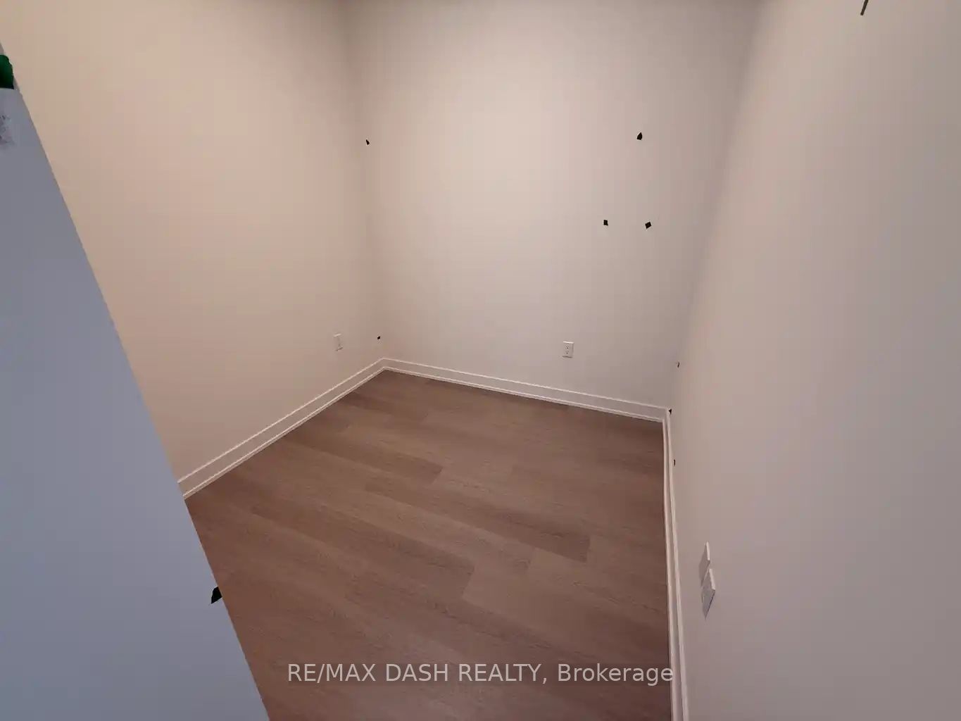 448 Burnhamthorpe Road W 5604 Property Photo 9