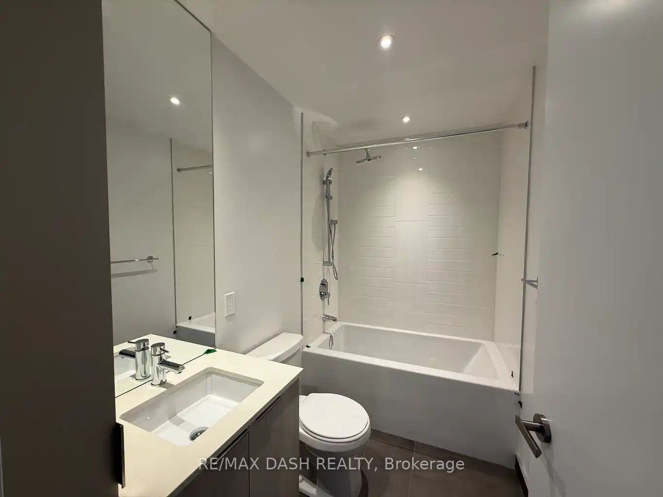 448 Burnhamthorpe Road W 5604 Property Photo 14