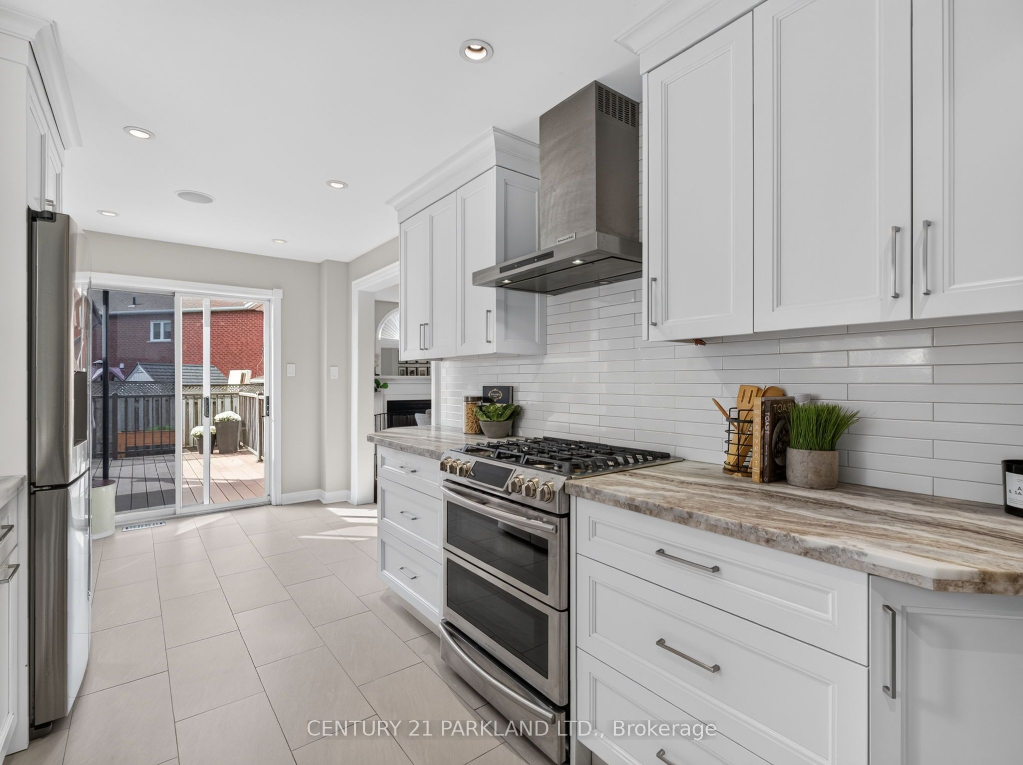 228 Rosemount Avenue Property Photo 10