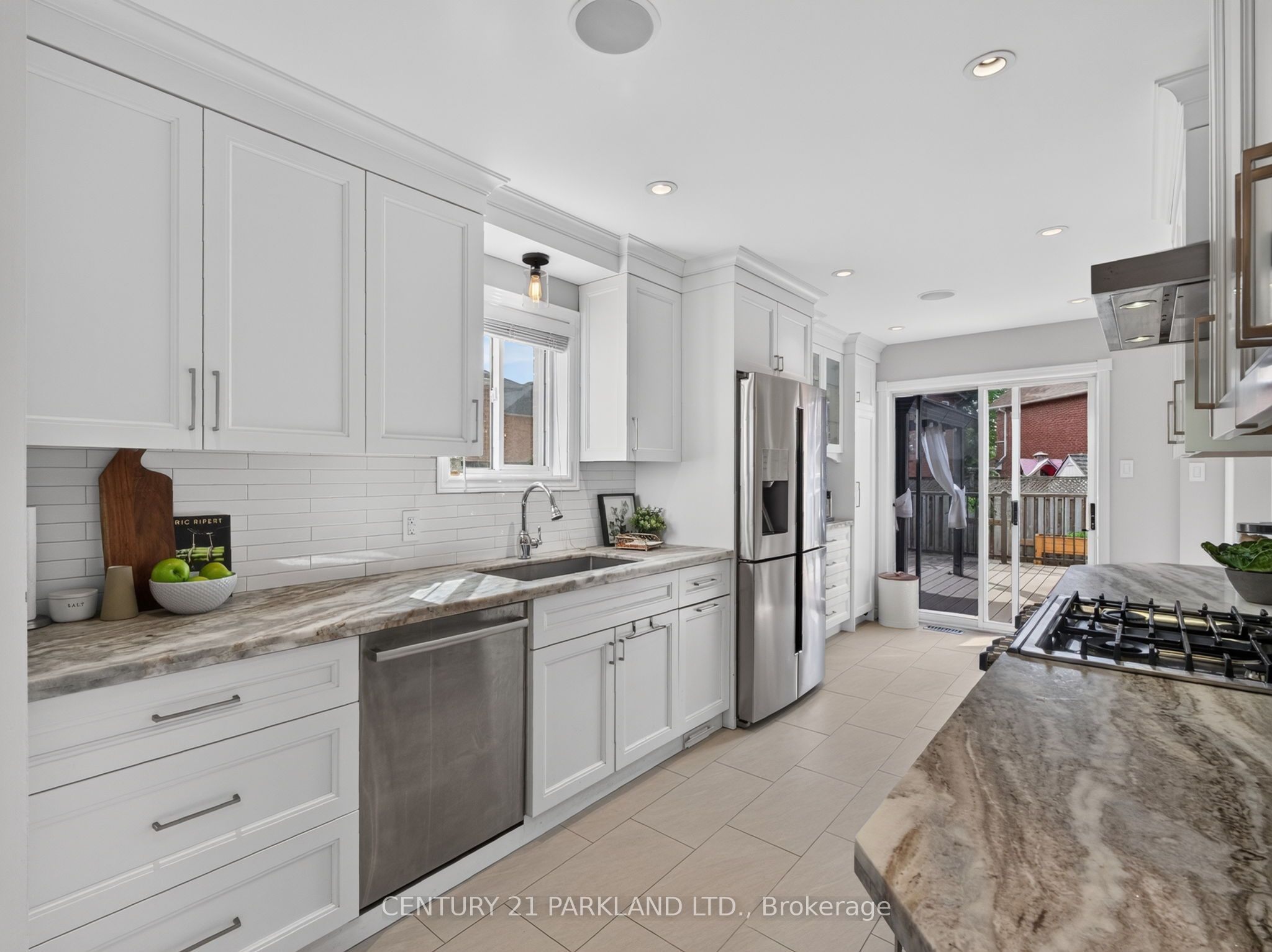 228 Rosemount Avenue Property Photo 11