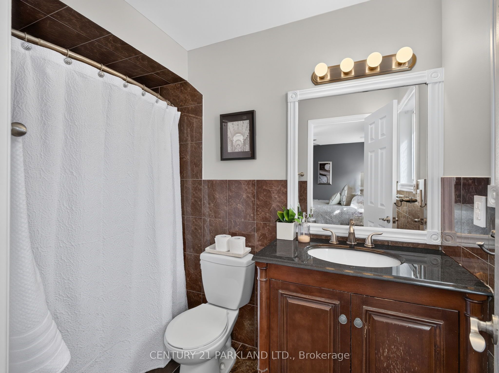 228 Rosemount Avenue Property Photo 16